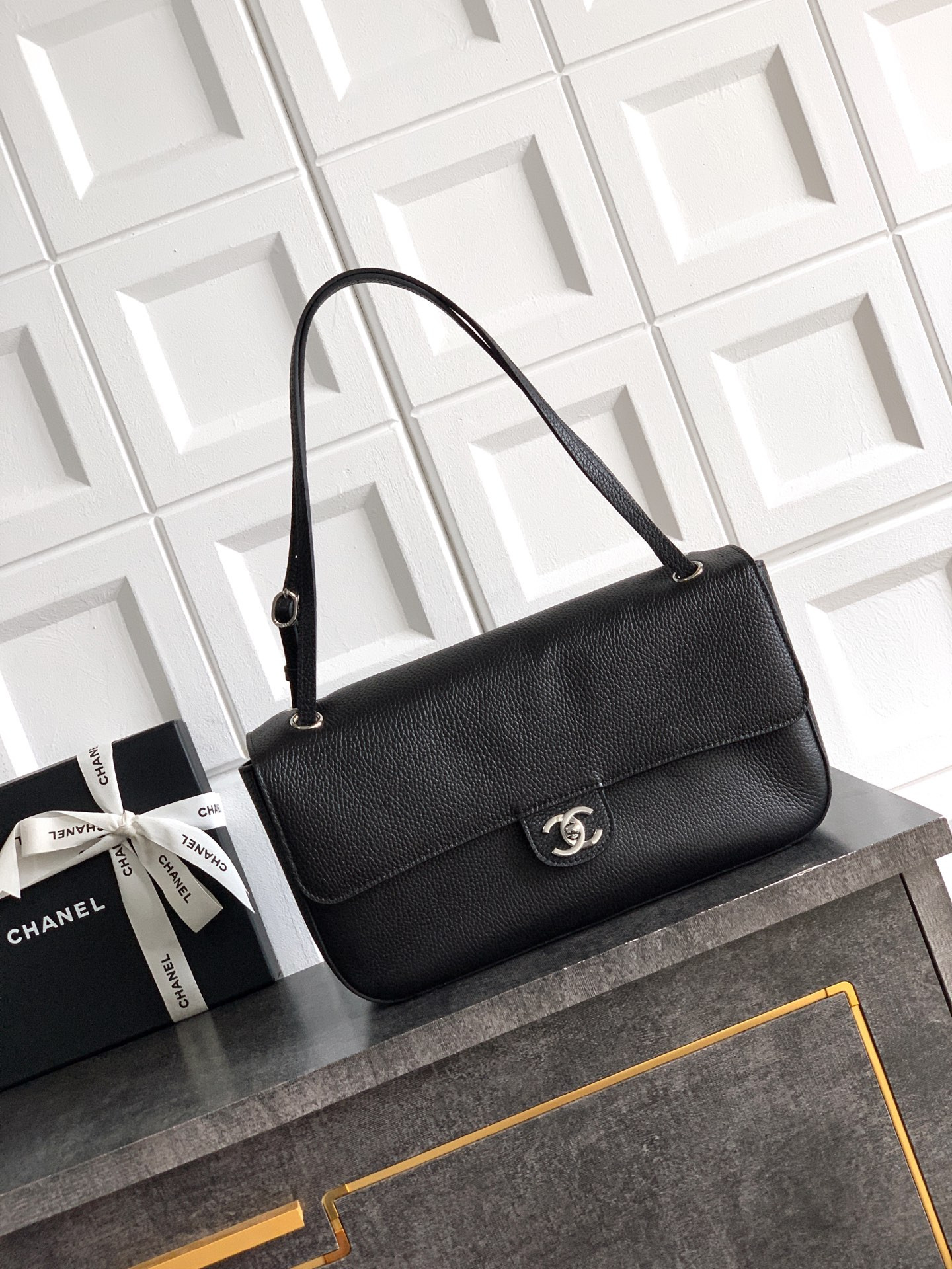 Chanel Maxi Flapbag AS6231 19.5x32x10cm