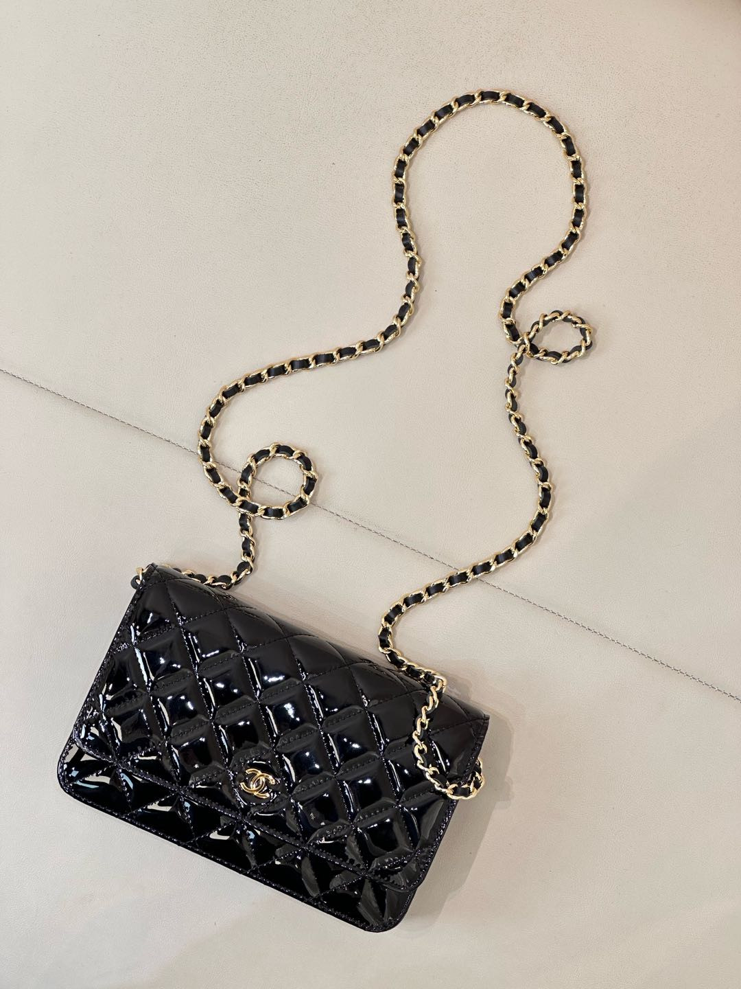 CHANEL WOC CLASSIC WALLET ON CHAIN 13x19x3cm