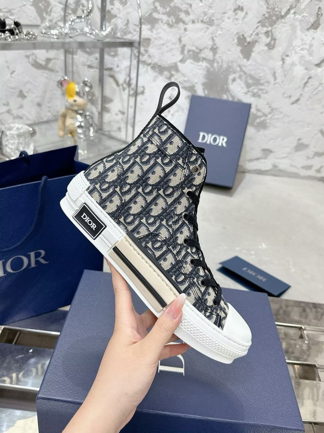 ua D10r sneaker