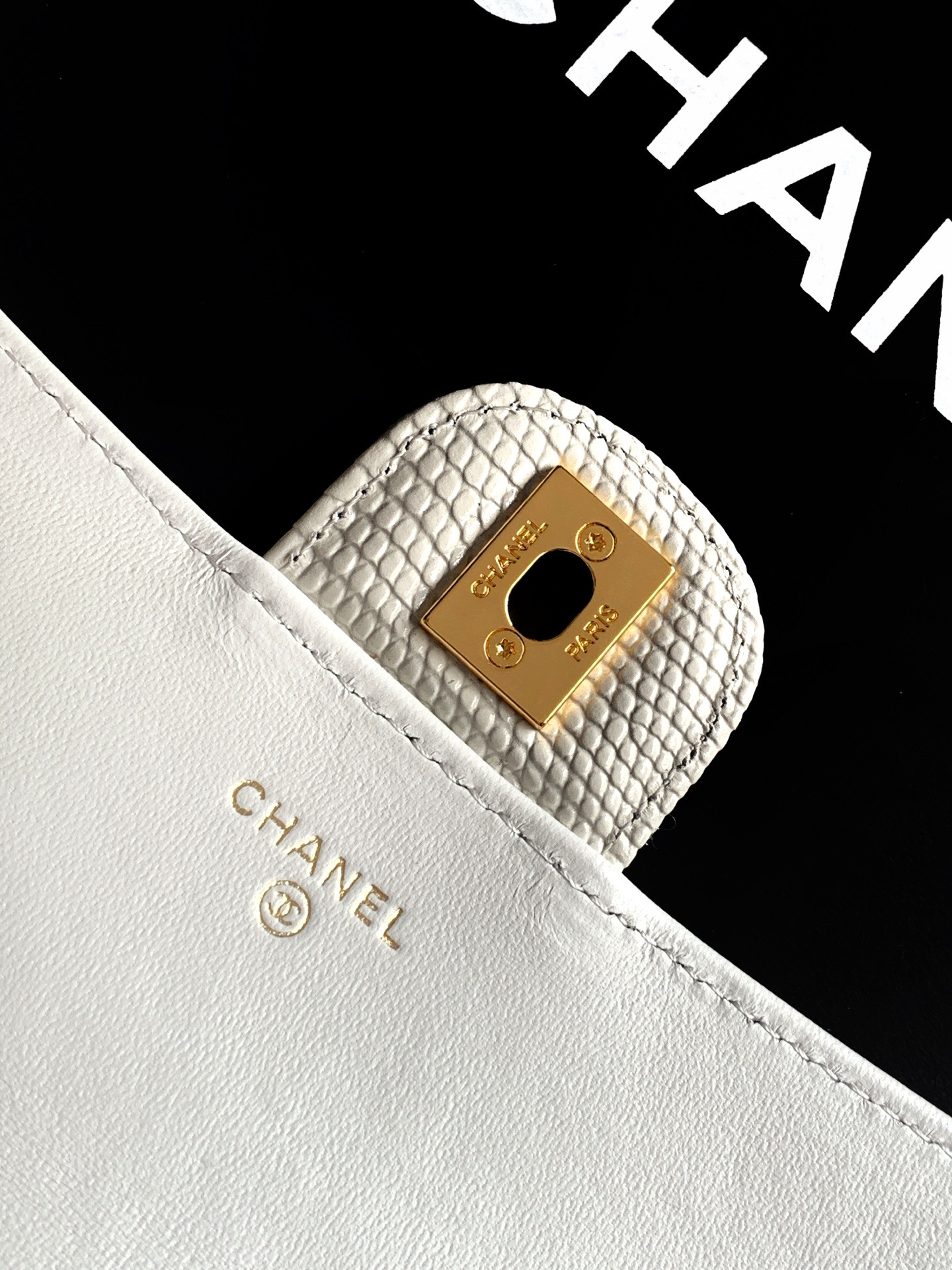 Chanel Clutch with chain AP5280 9.5x25x5cm