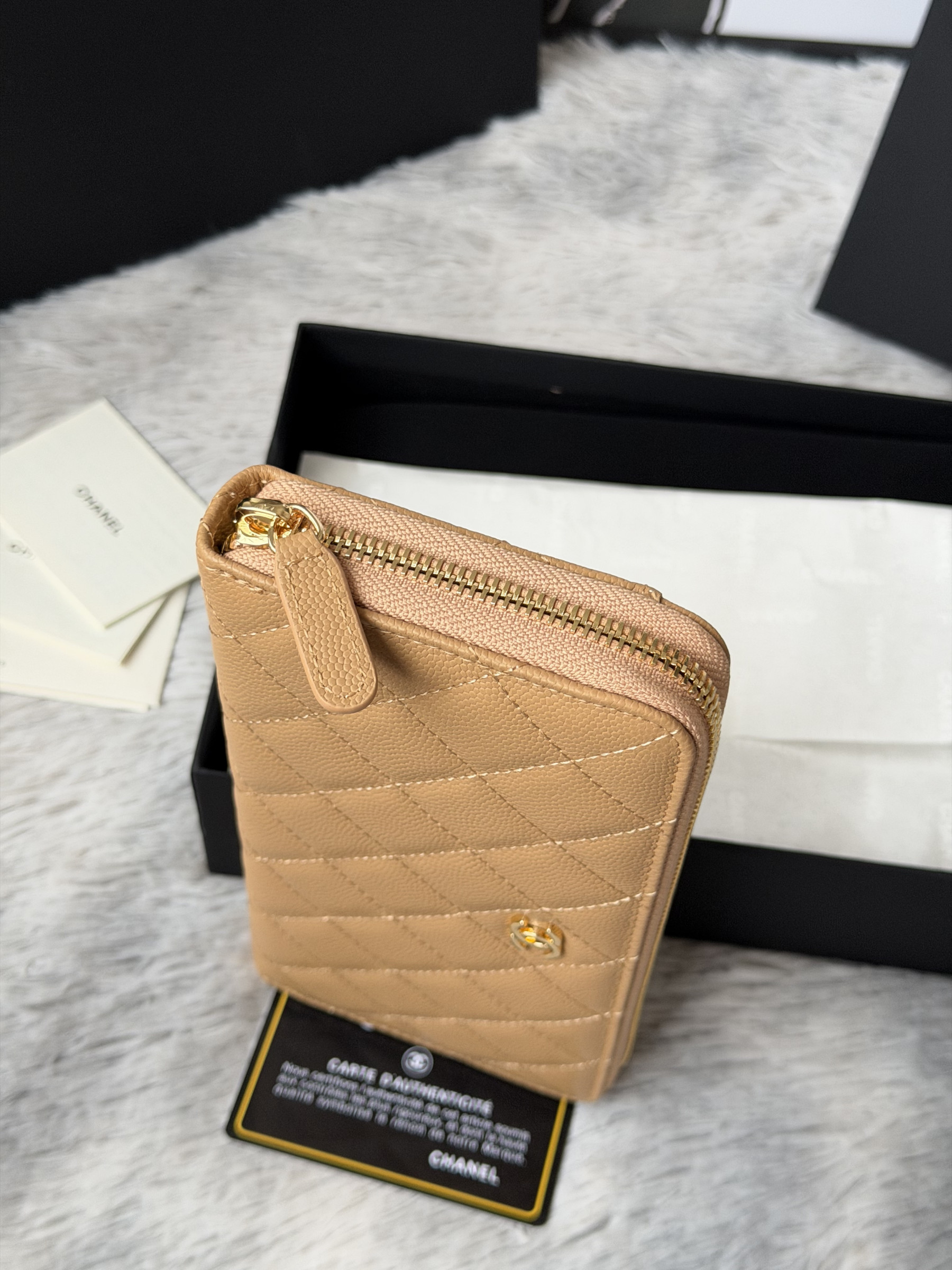 Chanel Zip Around Wallet 80758 10x19x3cm