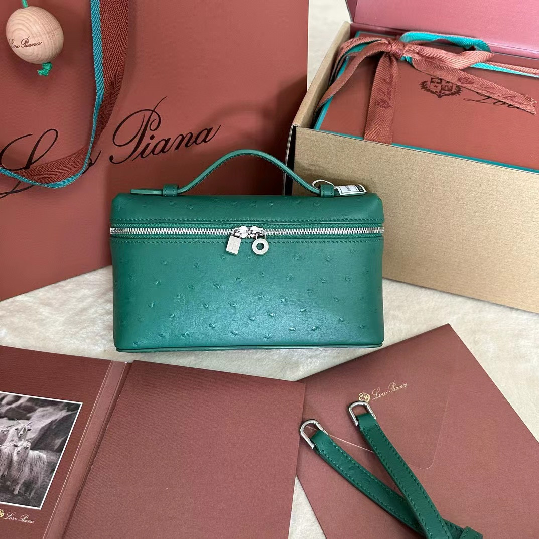 L0r0 P1ana Extra Pocket L19 Ostrich-grained Leather 11x19x6.5cm