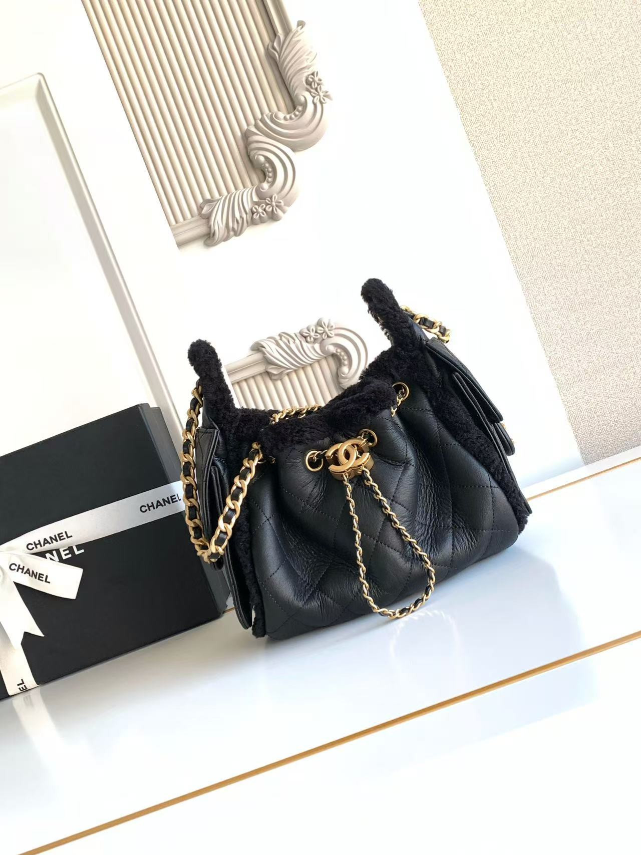 CHANEL 25C Bucket Bag 20x22x12.5cm