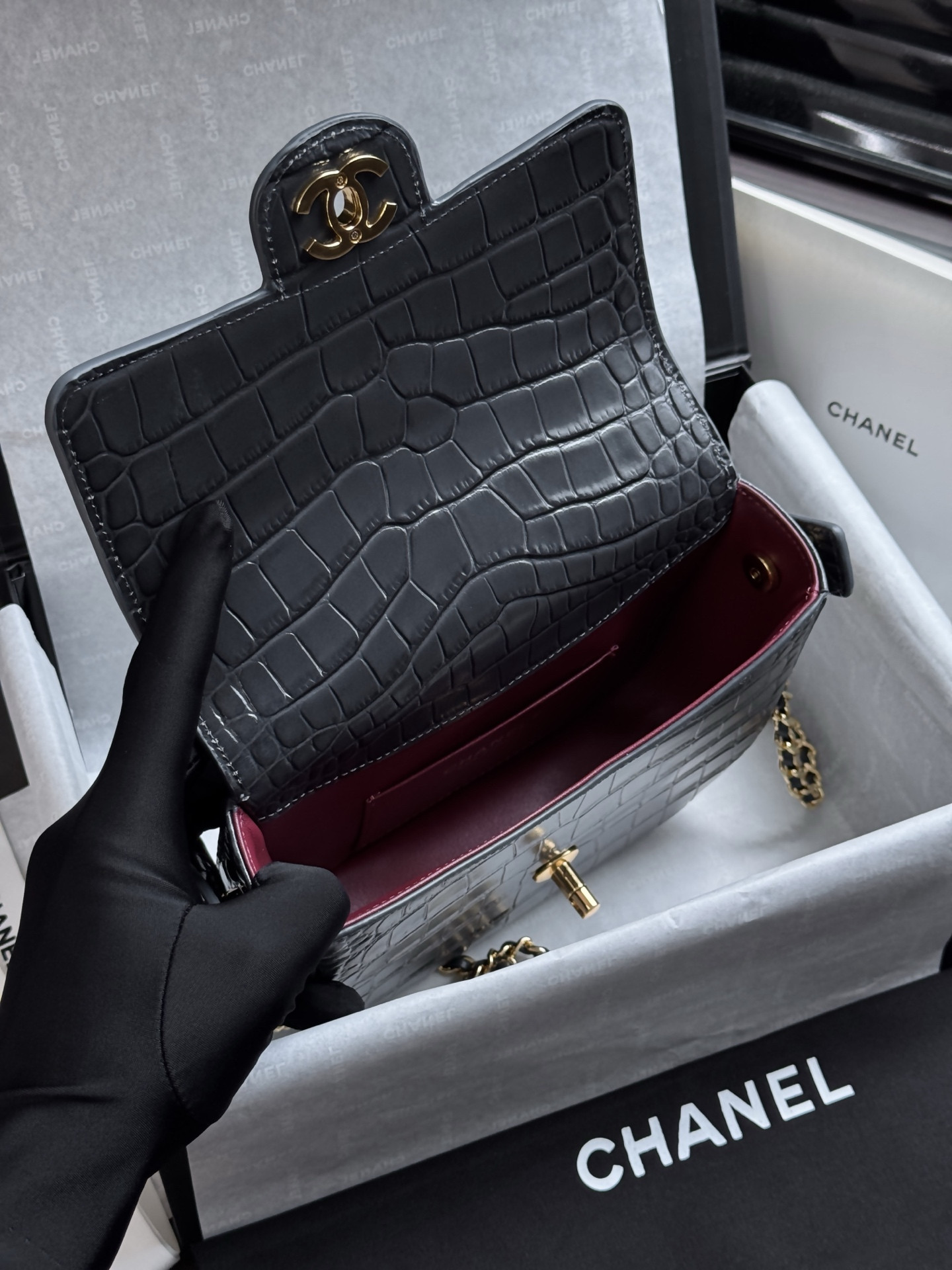 Chanel Mini Flap Bag With Handle AS6424 14.5x19.5x5cm