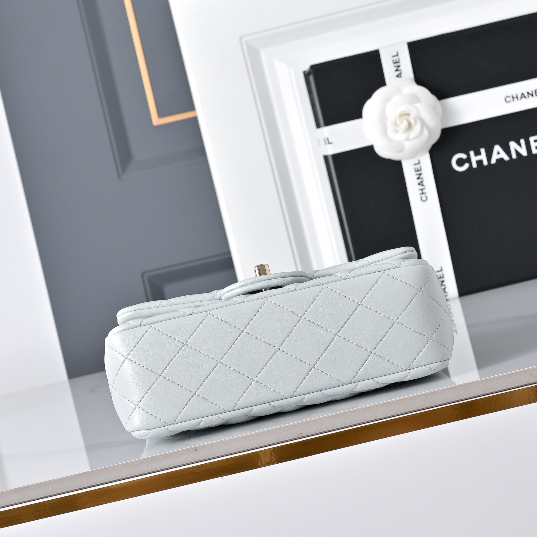 Chanel Mini Flap Bag 20x12x6.5cm