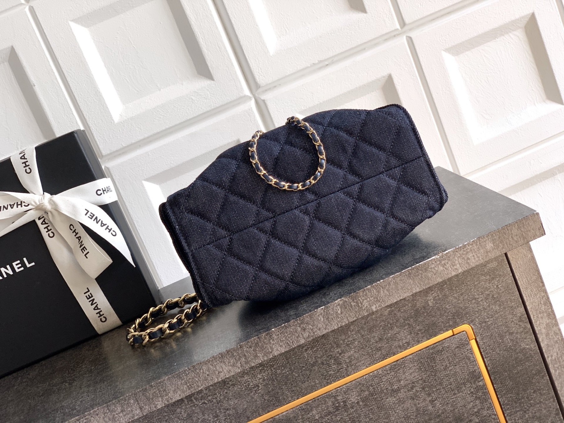 CHANEL 25C Bucket Bag 20x22x12.5cm