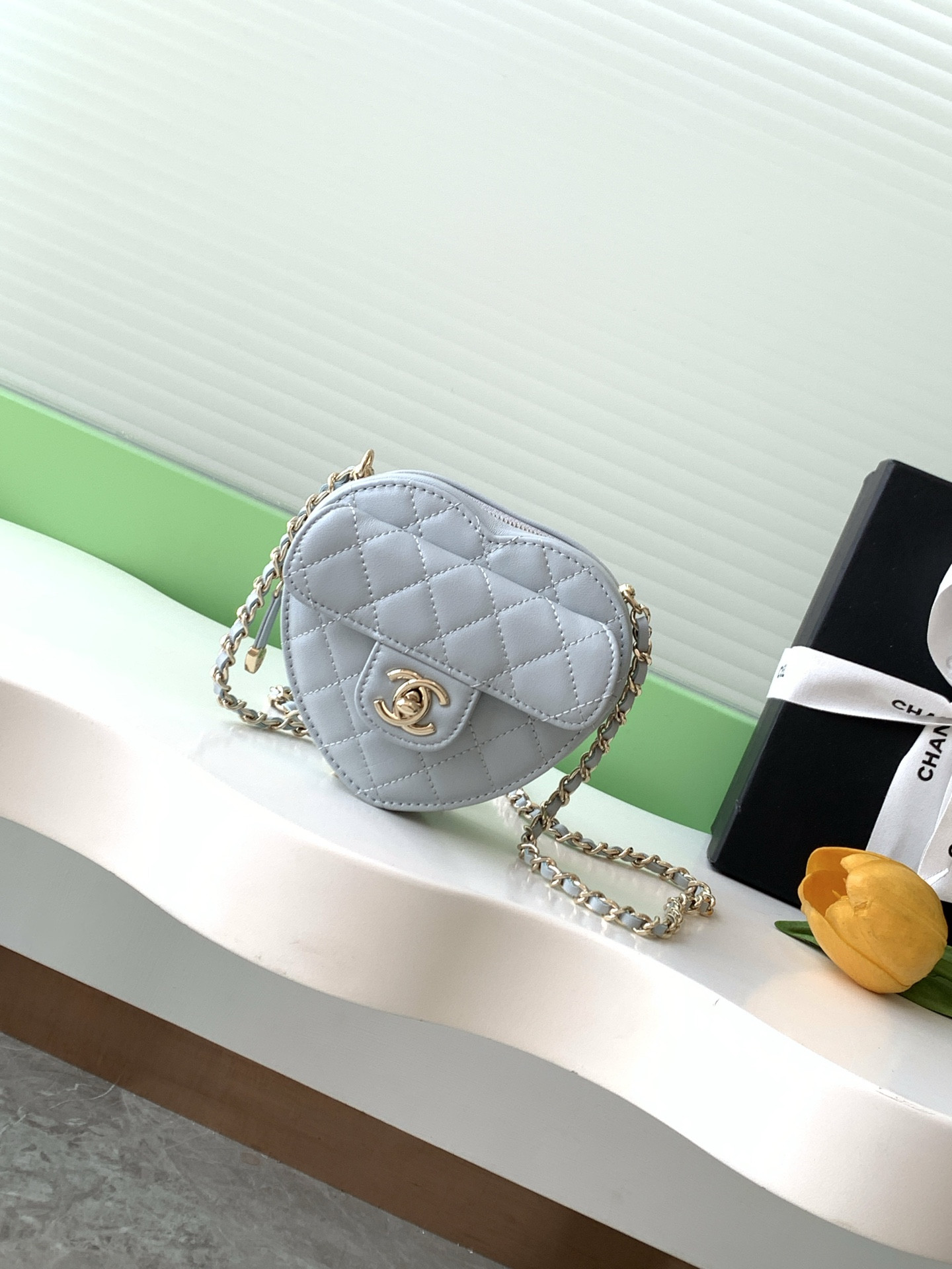 Chanel Mini 22S Heart Clutch With Chain 12x13x5.5cm