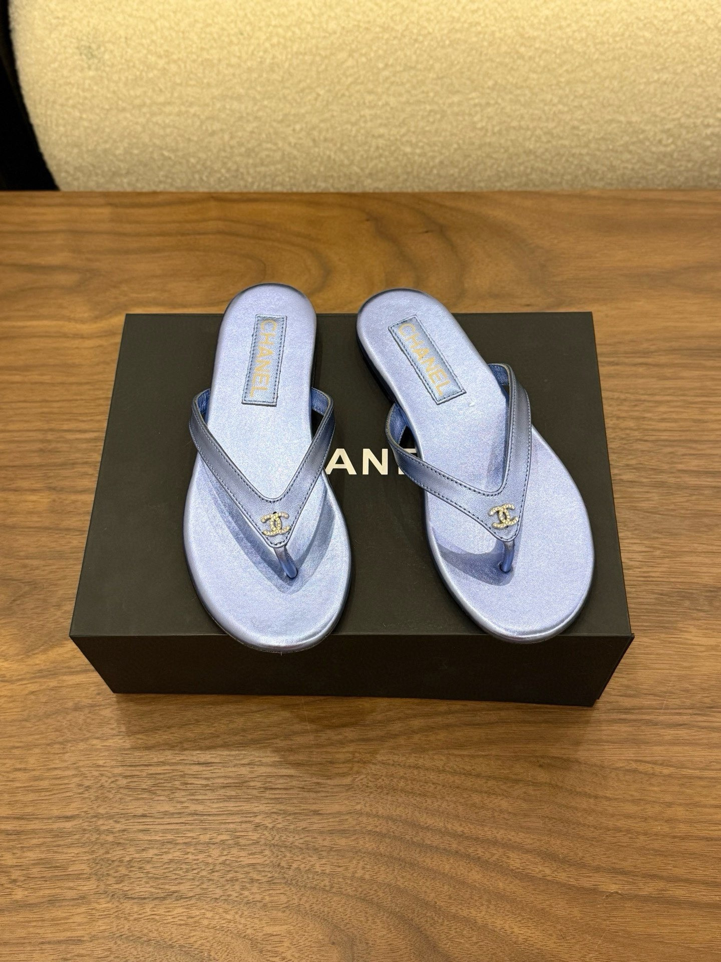 UA Chanel Slides
