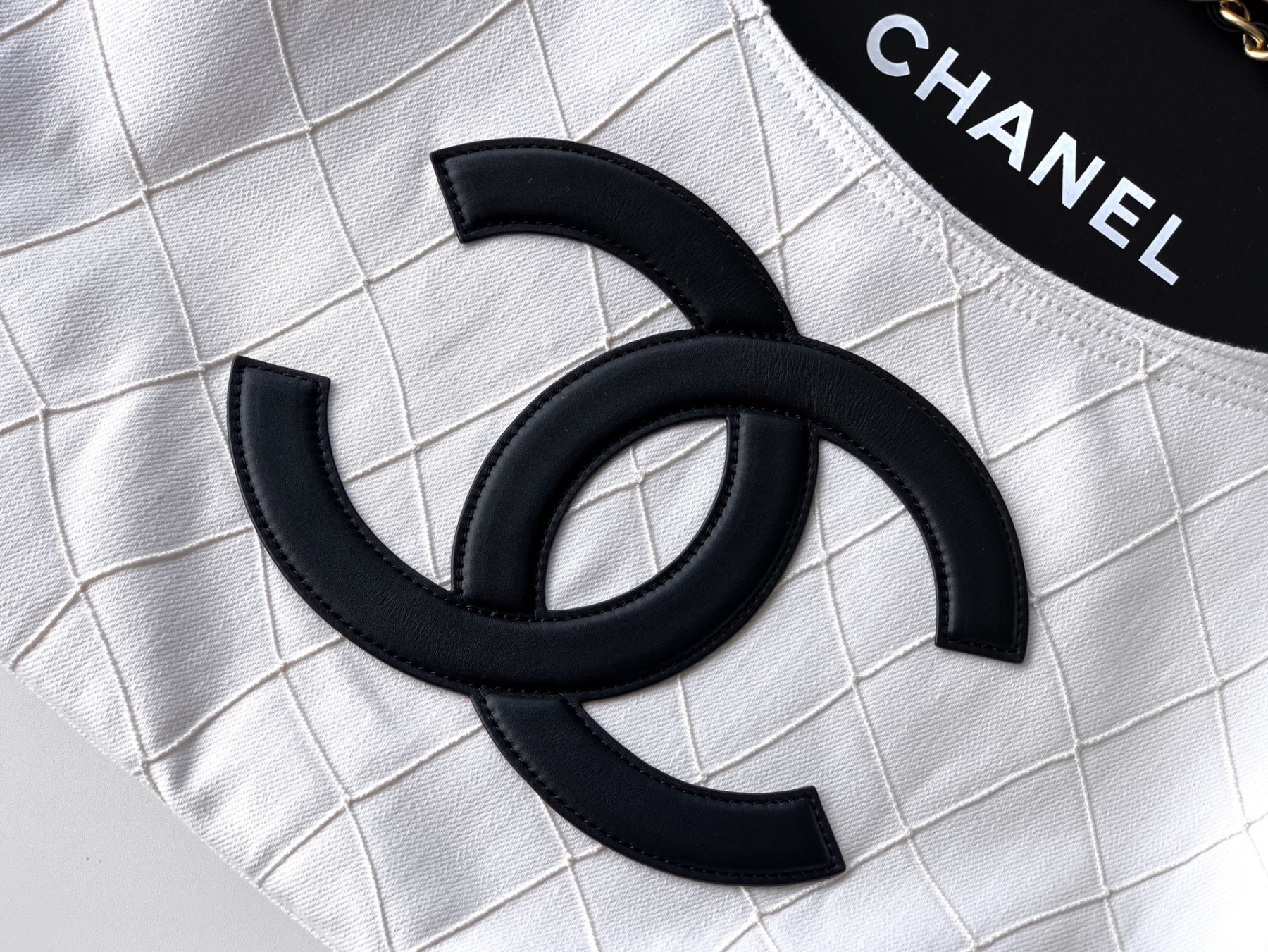 Chanel Small Shopping Bag AS6191 20x43x17cm
