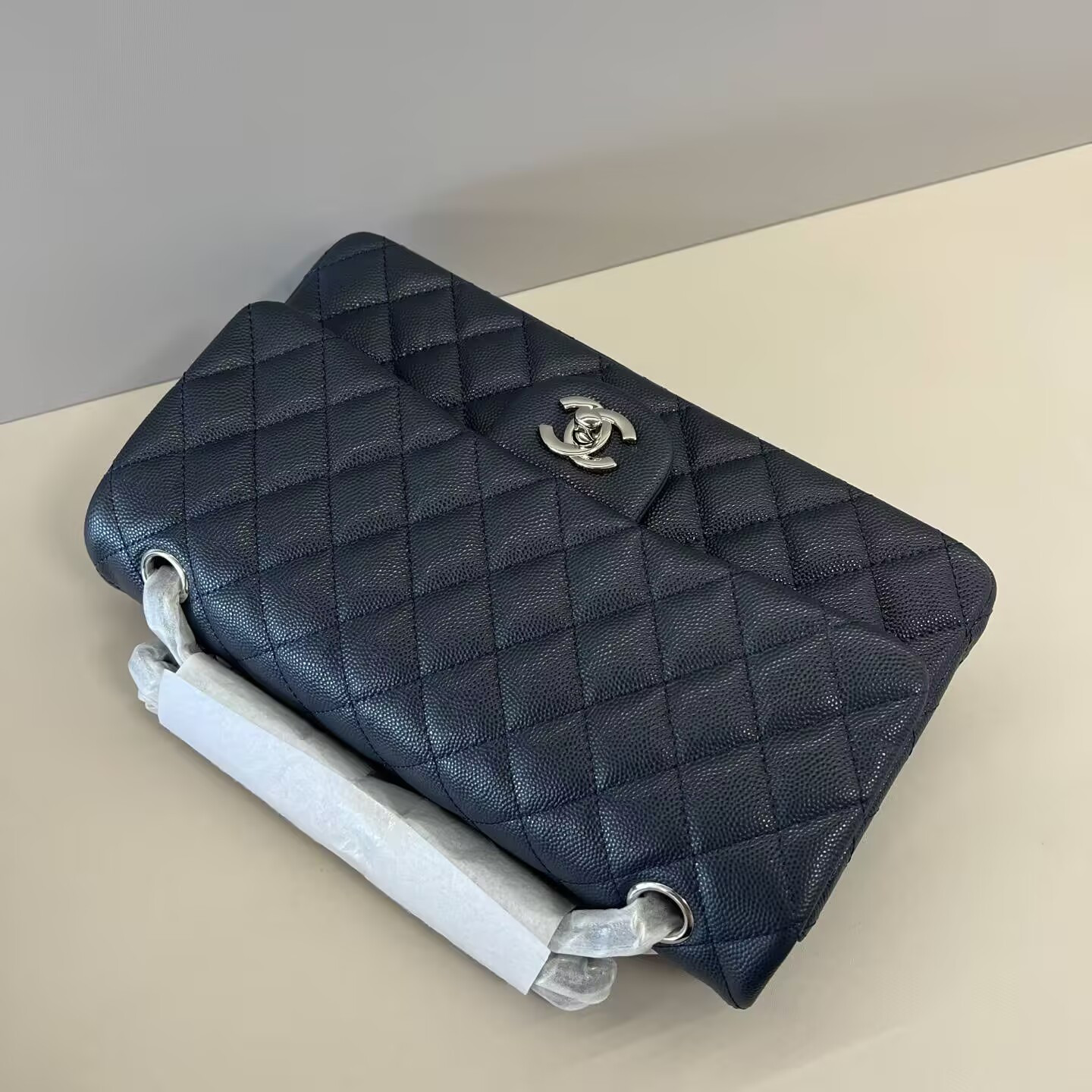Chanel Classic Flap Bag 15x25.5x6cm