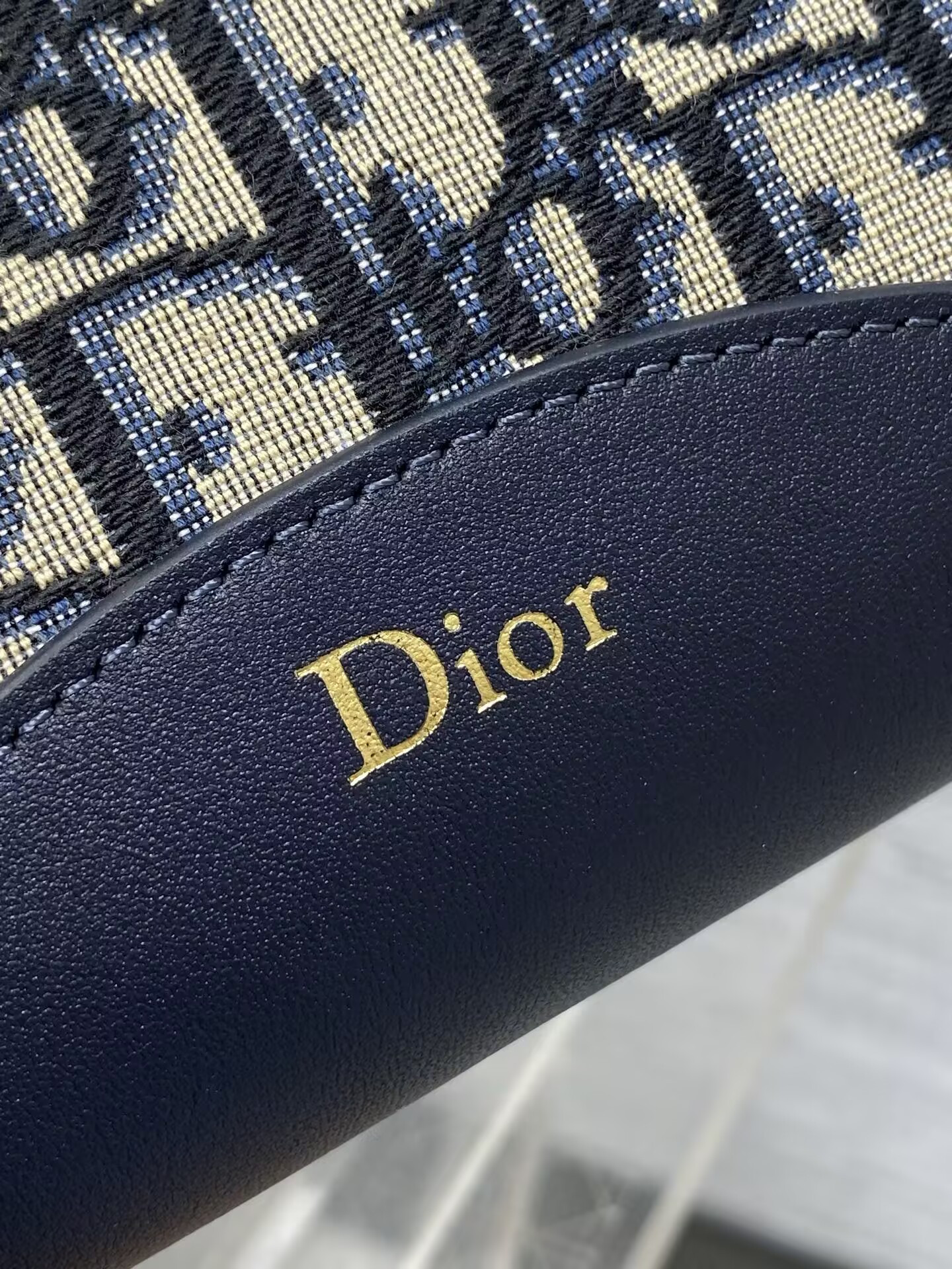 Dior Small Médaillon Bucket Bag 19.5x18.5x11.5cm
