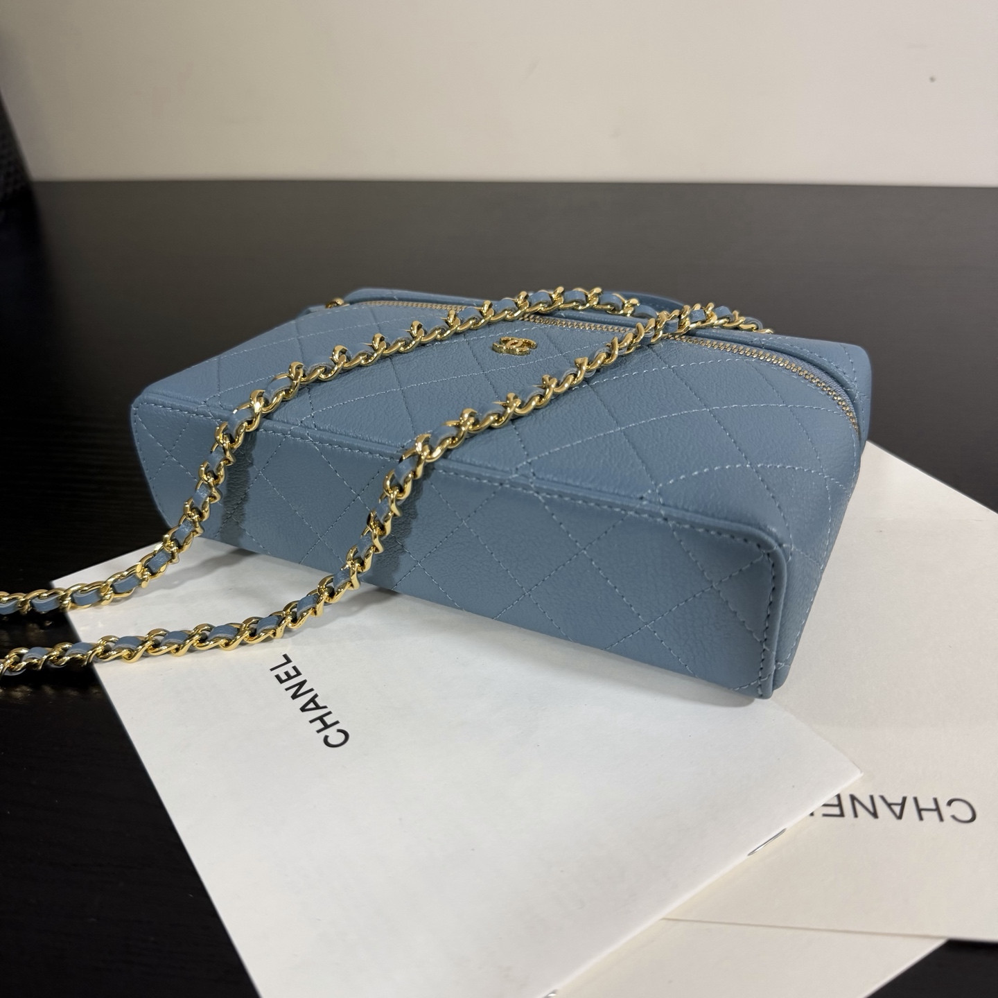 CHANEL Classic Vanity with chain Handbag 17x19.5x5cm