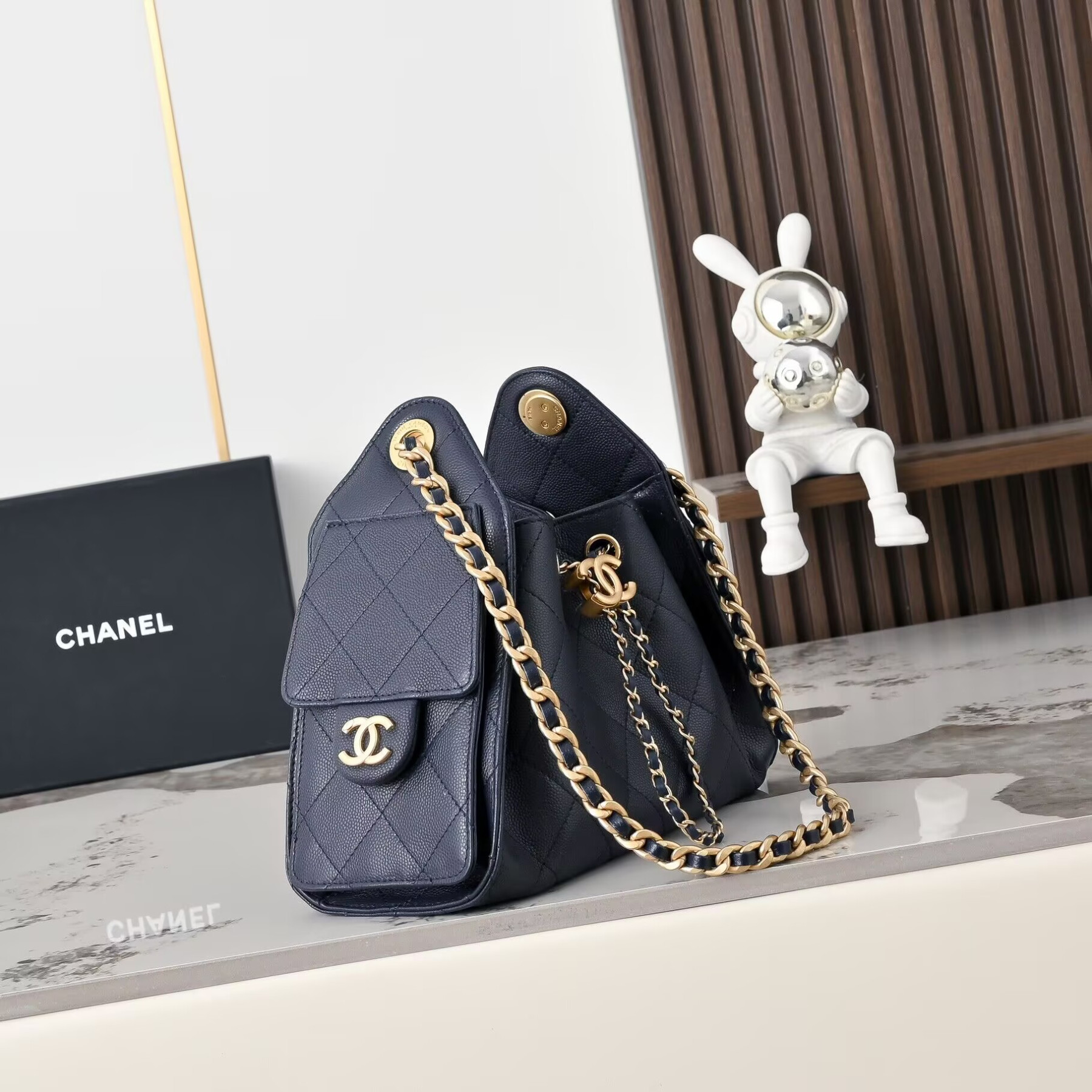 CHANEL 25C Bucket Bag 20x22x12.5cm