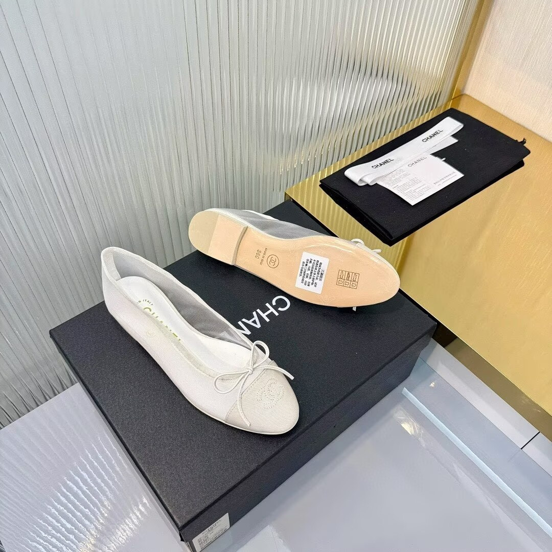 ua Ch**el ballet flats