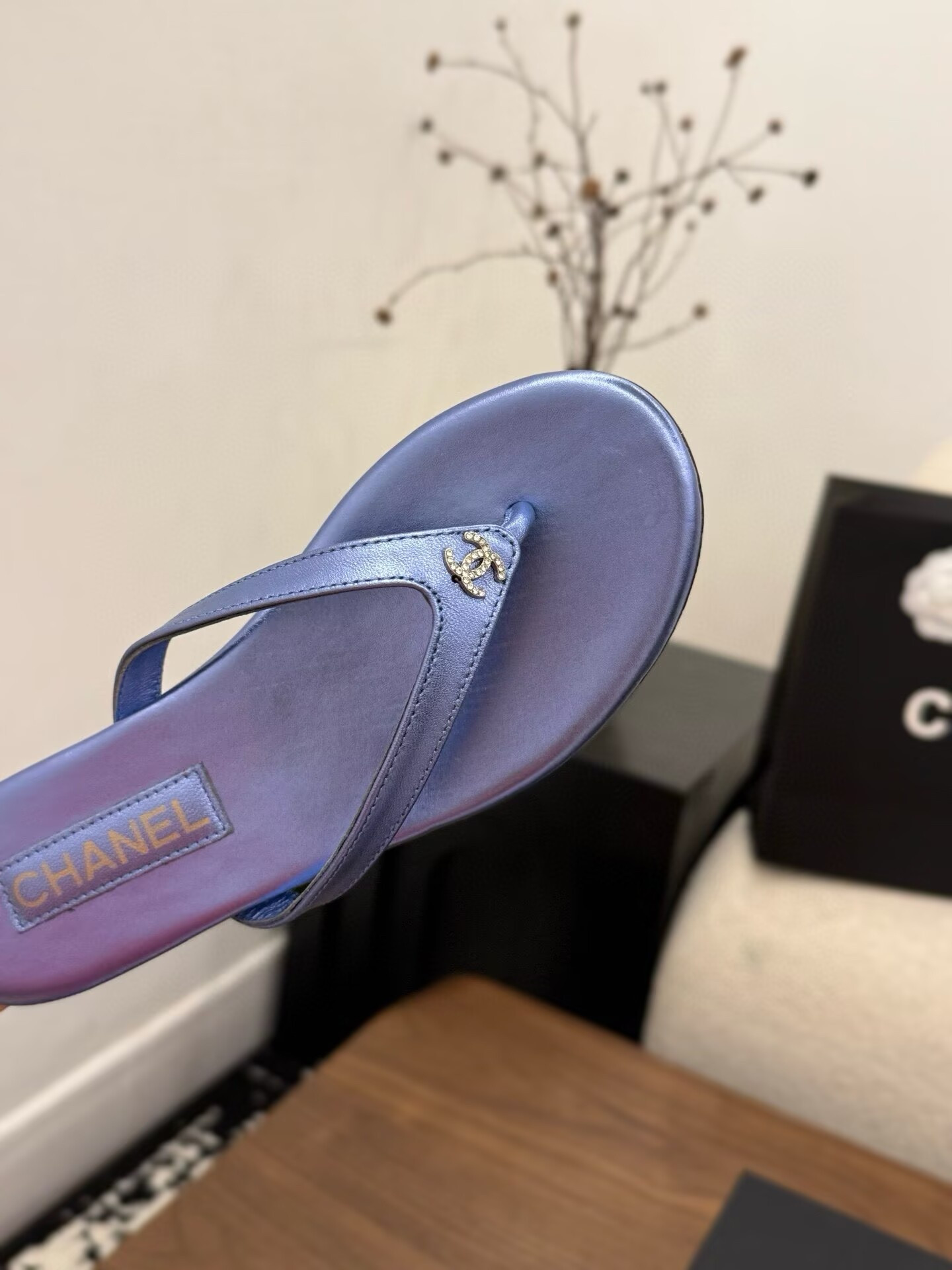UA Chanel Slides