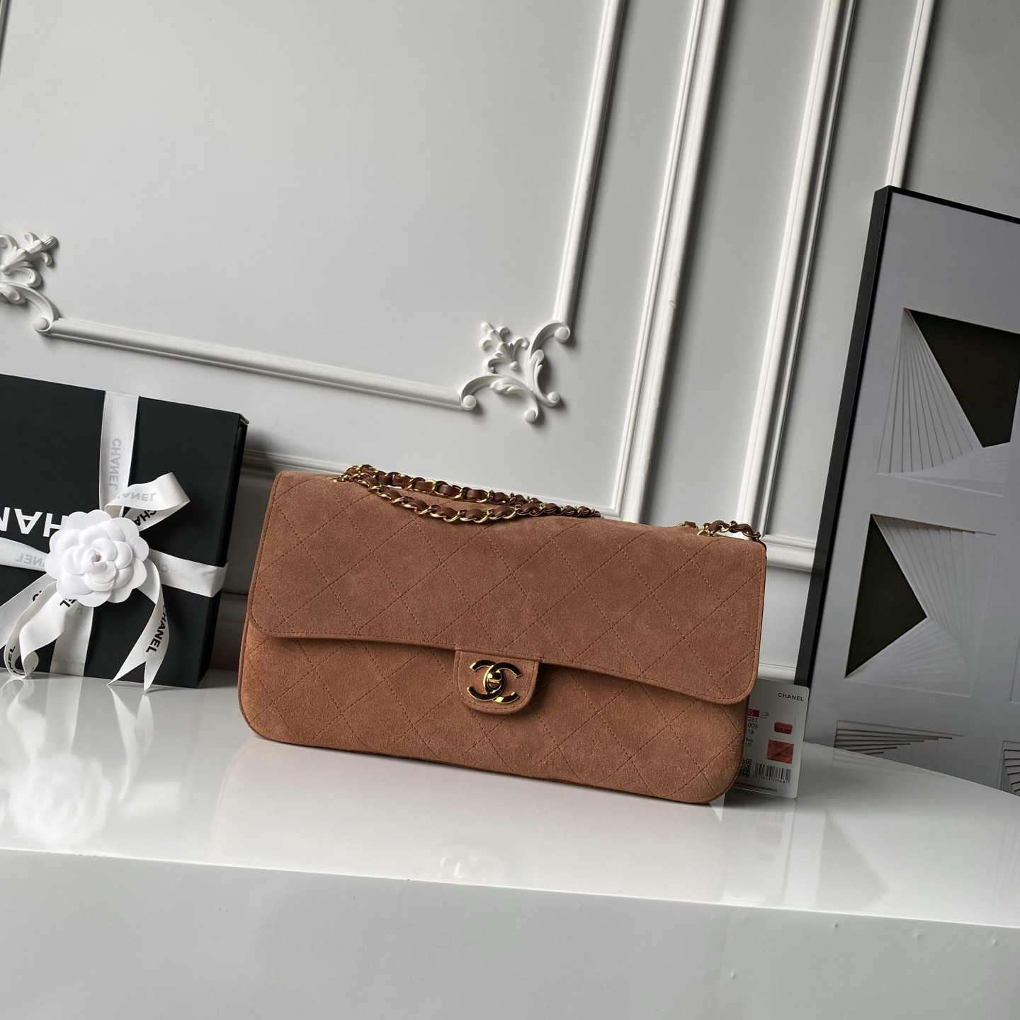 Chanel Maxi Flapbag Gold hardware AS6281 19.5x32x10cm