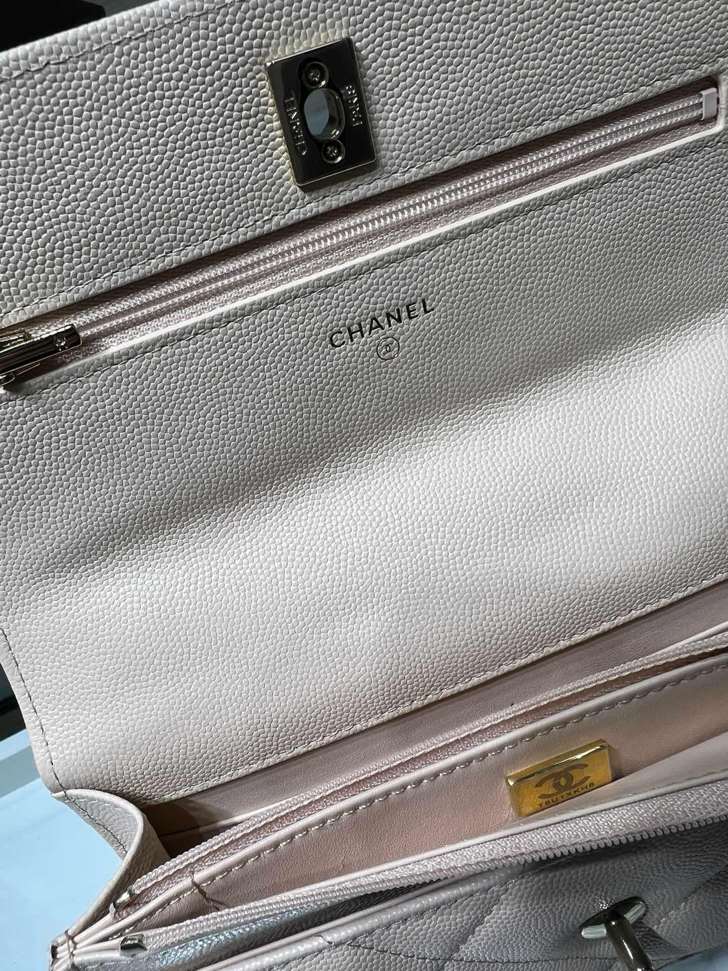 Chanel FLAP BAG WITH TOP HANDLE 19x12x3.5cm
