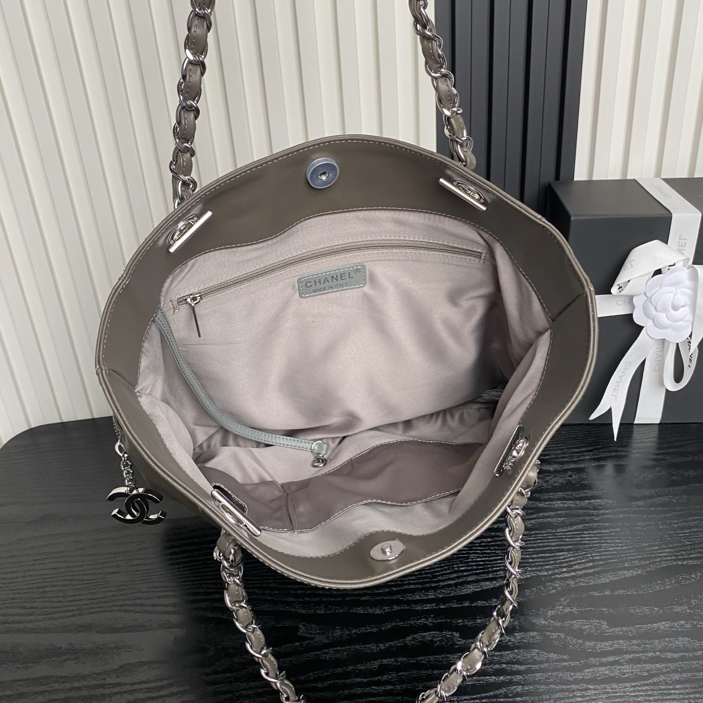 Chanel Vintage Graffiti Expandable Tote Bag AS9903 38x33cm