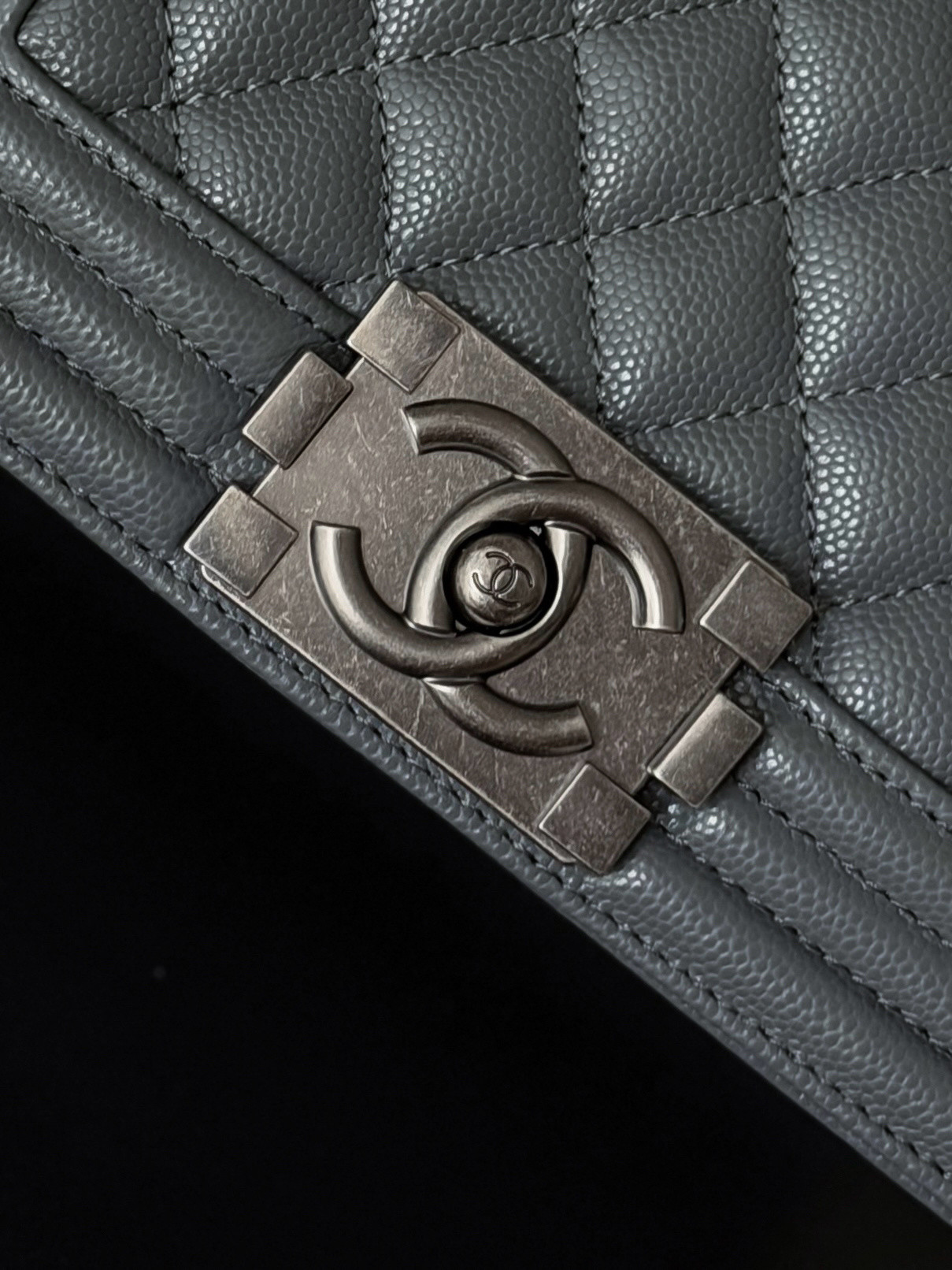 Chanel Boy Handbag 12x20x7cm