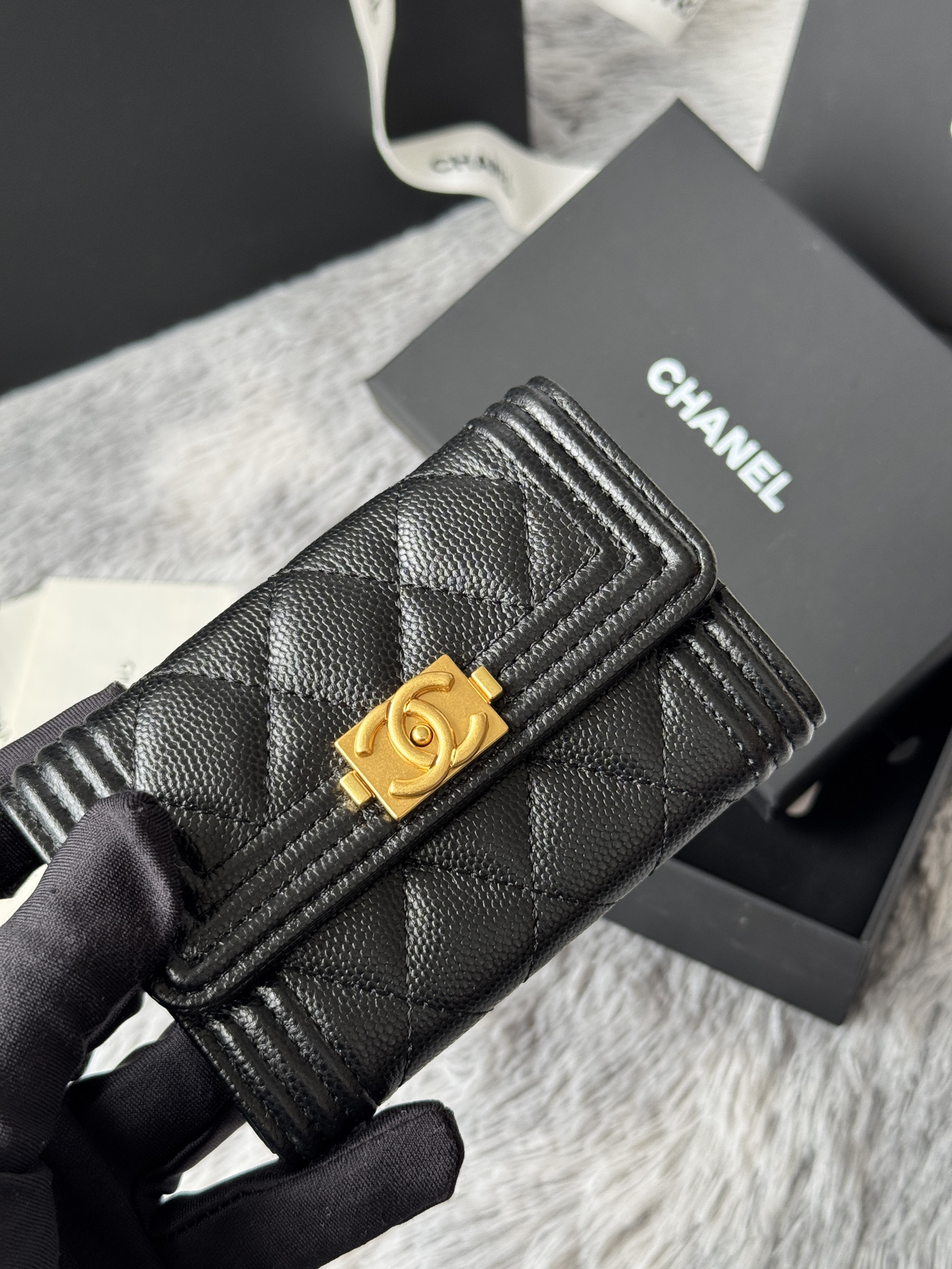 Chanel BOY CHANEL Flap Card Holder A80603 7.5x11.3x2.1cm