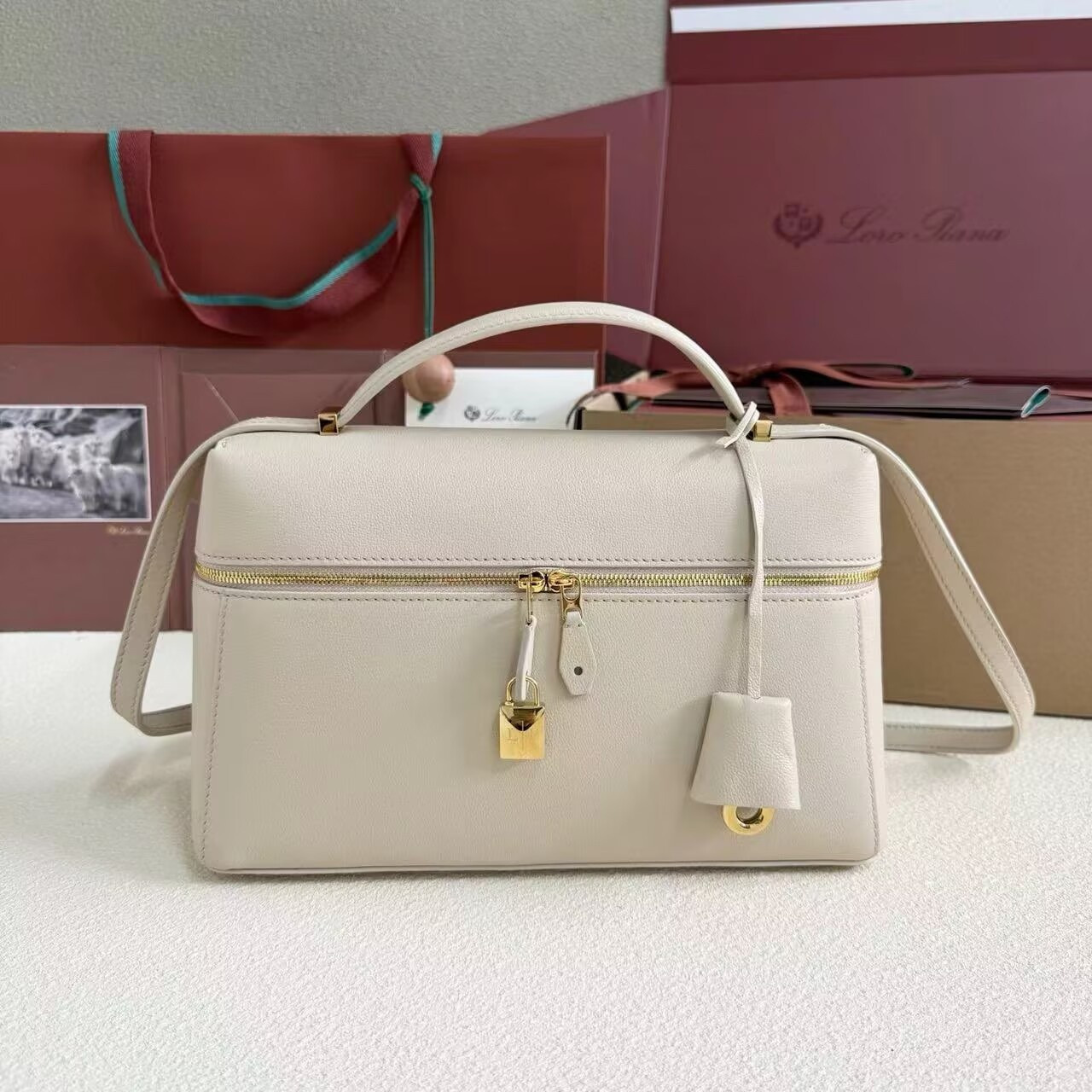 Loro Piana Extra Pocket L27 16x27x10cm