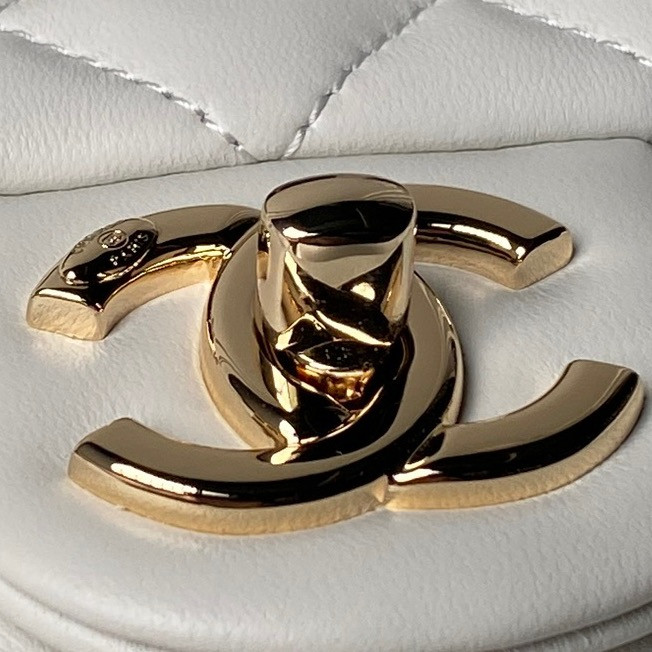 Chanel Classic Flap Handbag CF AS5756 14.5x23.5x7cm