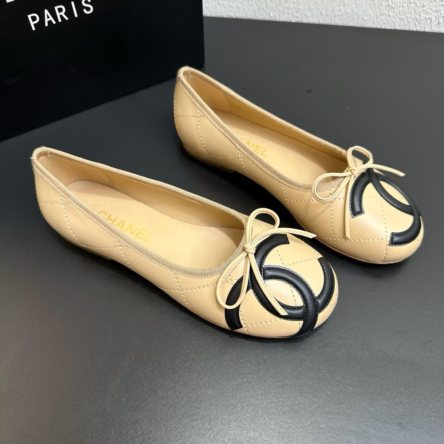 ua Ch**el ballet flat