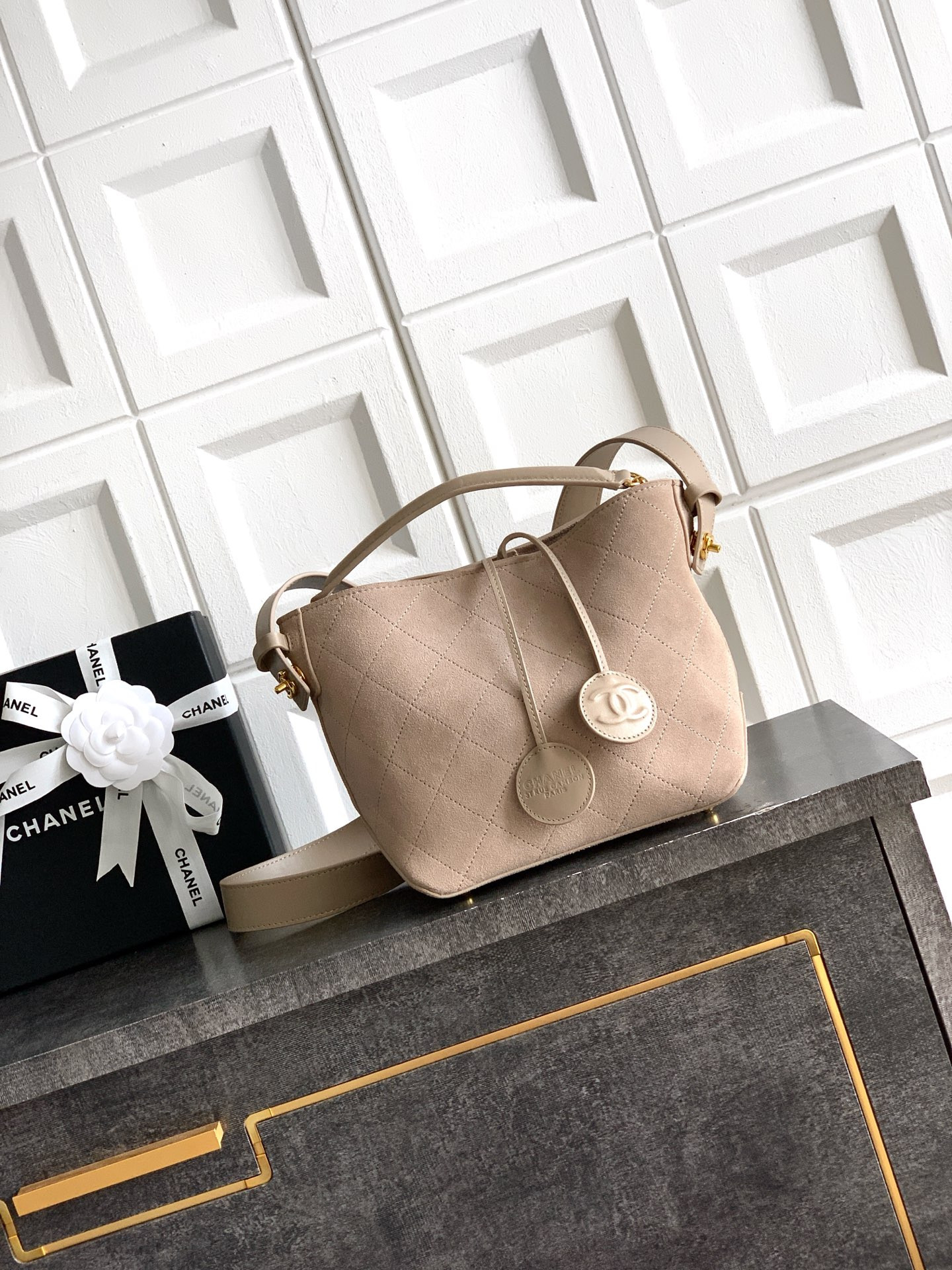 Chanel Bucket Bag 20x11x18cm