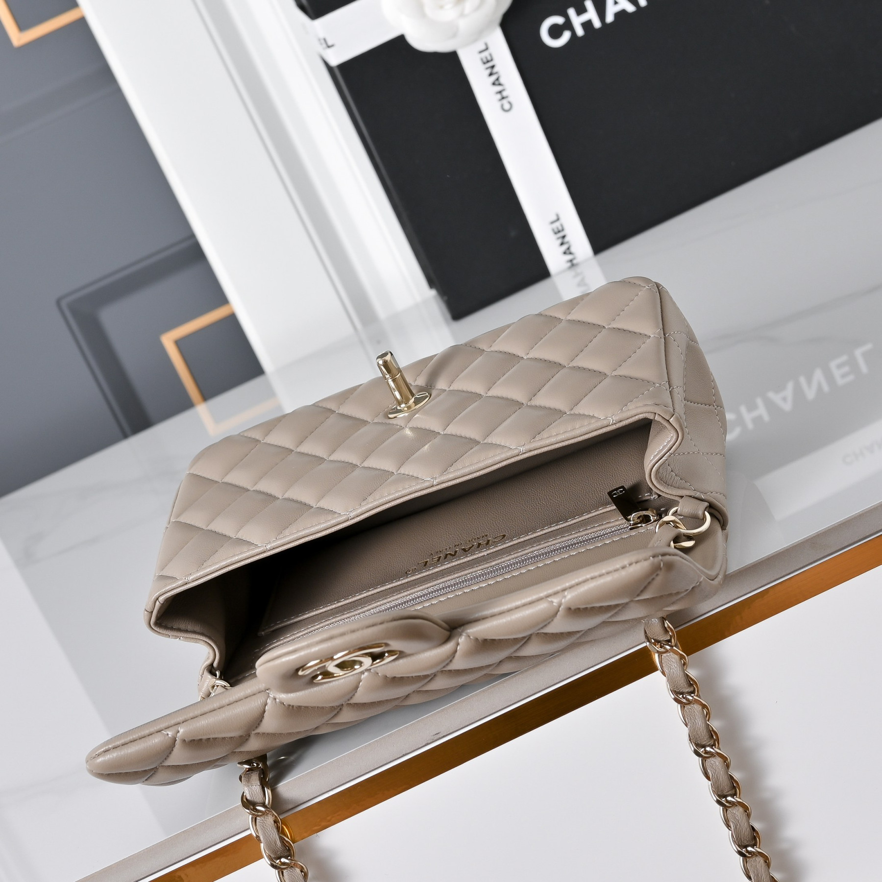Chanel Mini Flap Bag 20x12x6.5cm