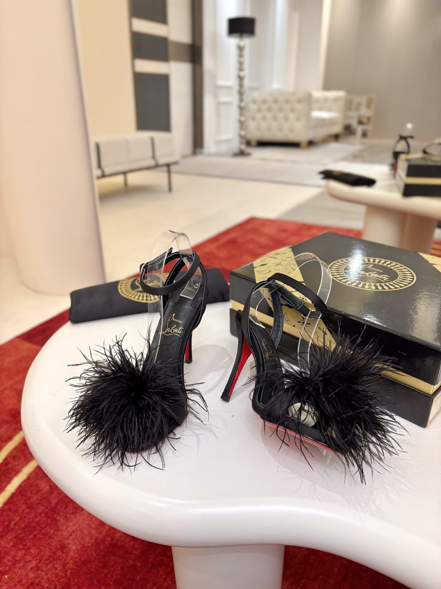 ua Chr1st1an louboutin patapompom sandals