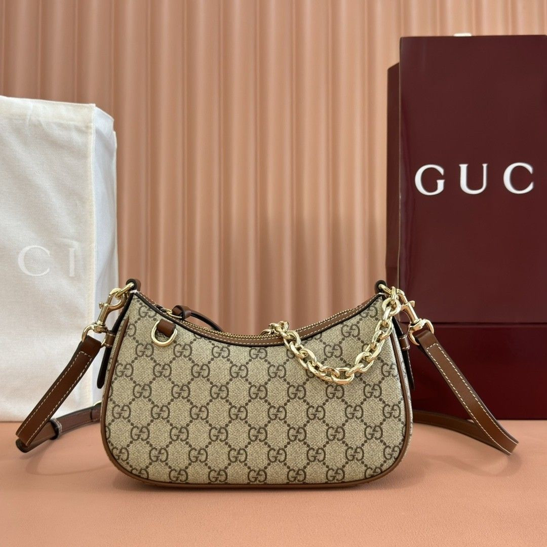 Gvc*1 GG Emblem Small Shoulder Bag 24x16.5x6cm