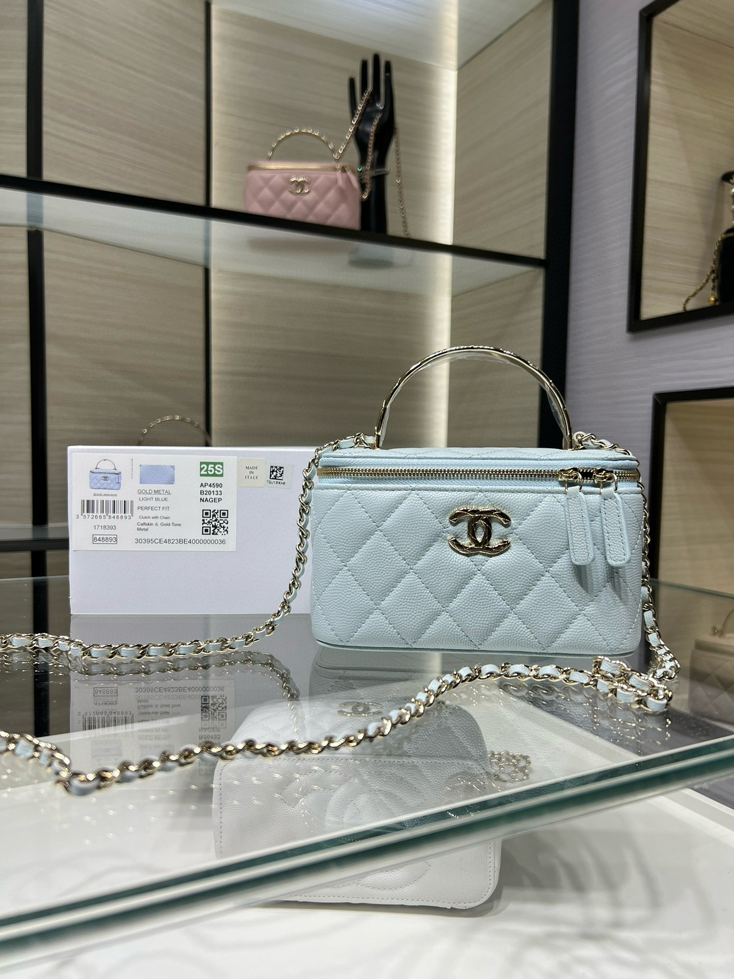 Chanel Clutch With Chain Light Blue AP4590 17x9.5x8cm