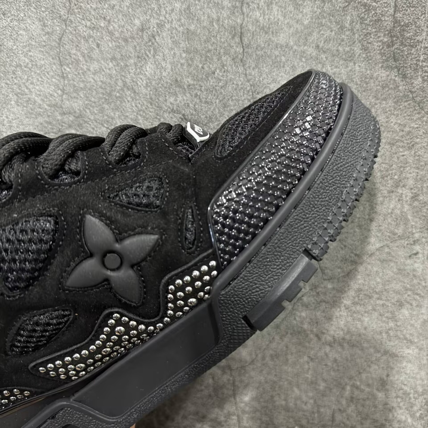 UA LV Skate Sneaker