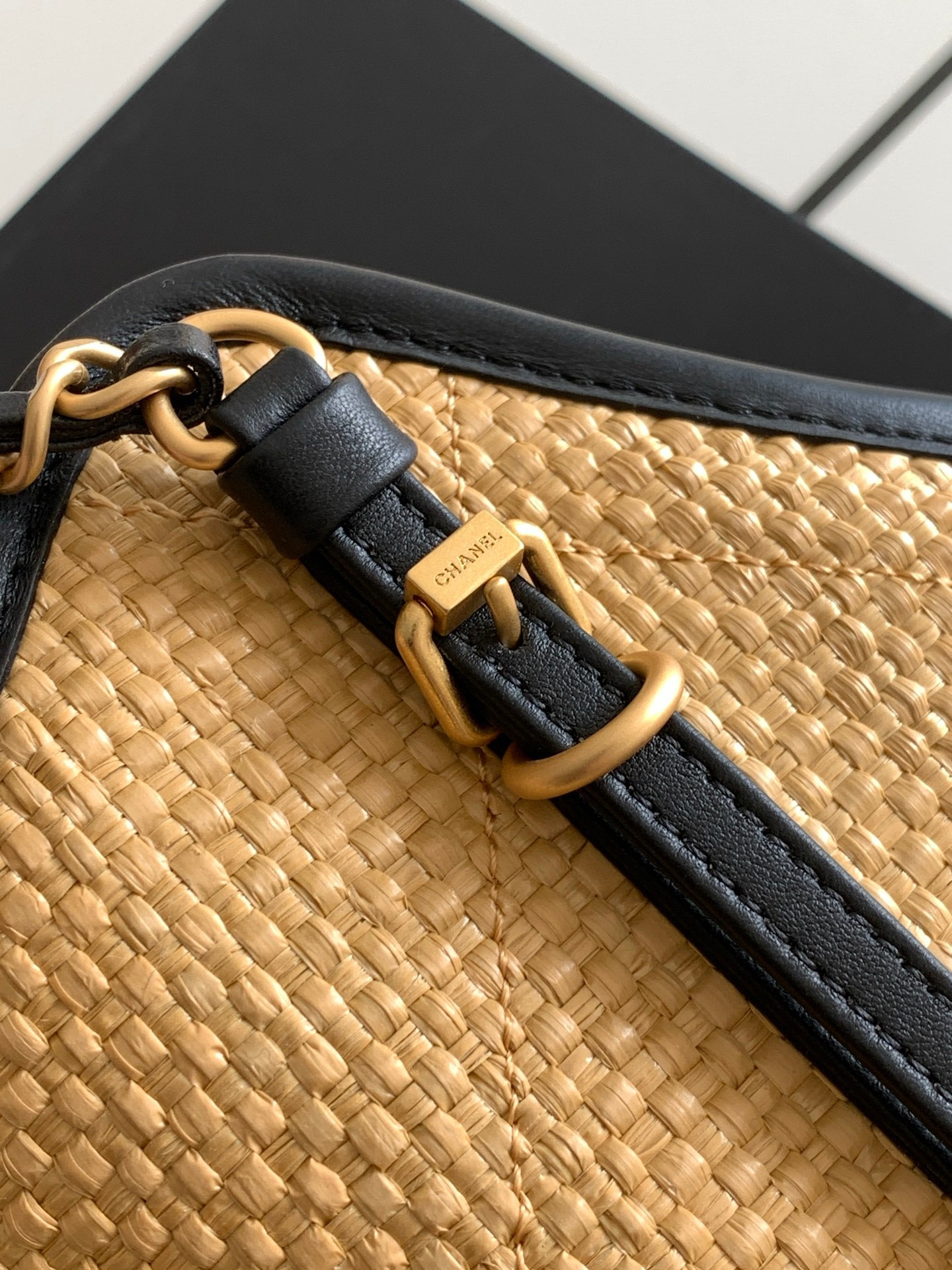 Chanel Shopping Bag AS6015 20x28x7cm