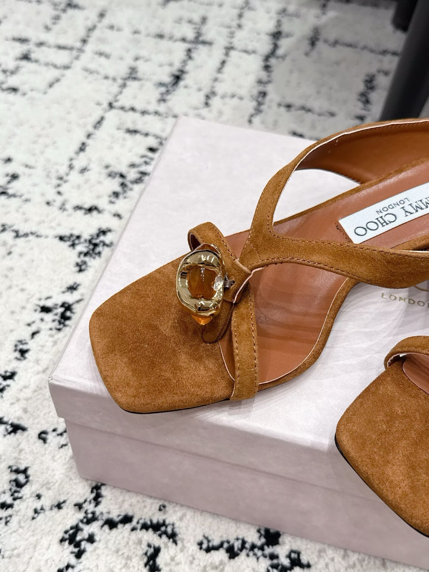 ua J1m*y Ch00 emeri sandals