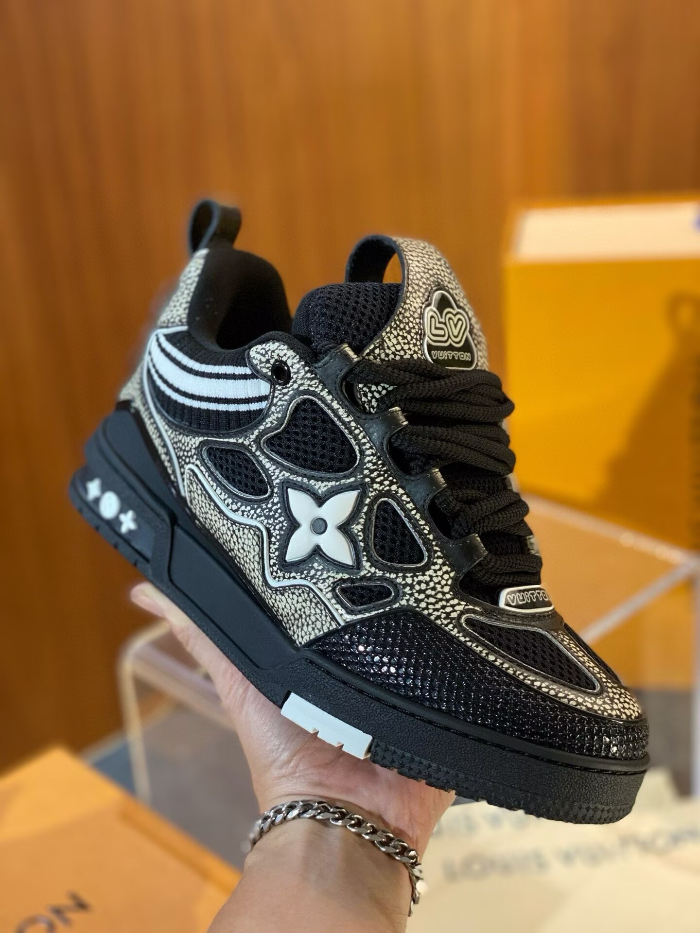 UA LV Skate Sneaker