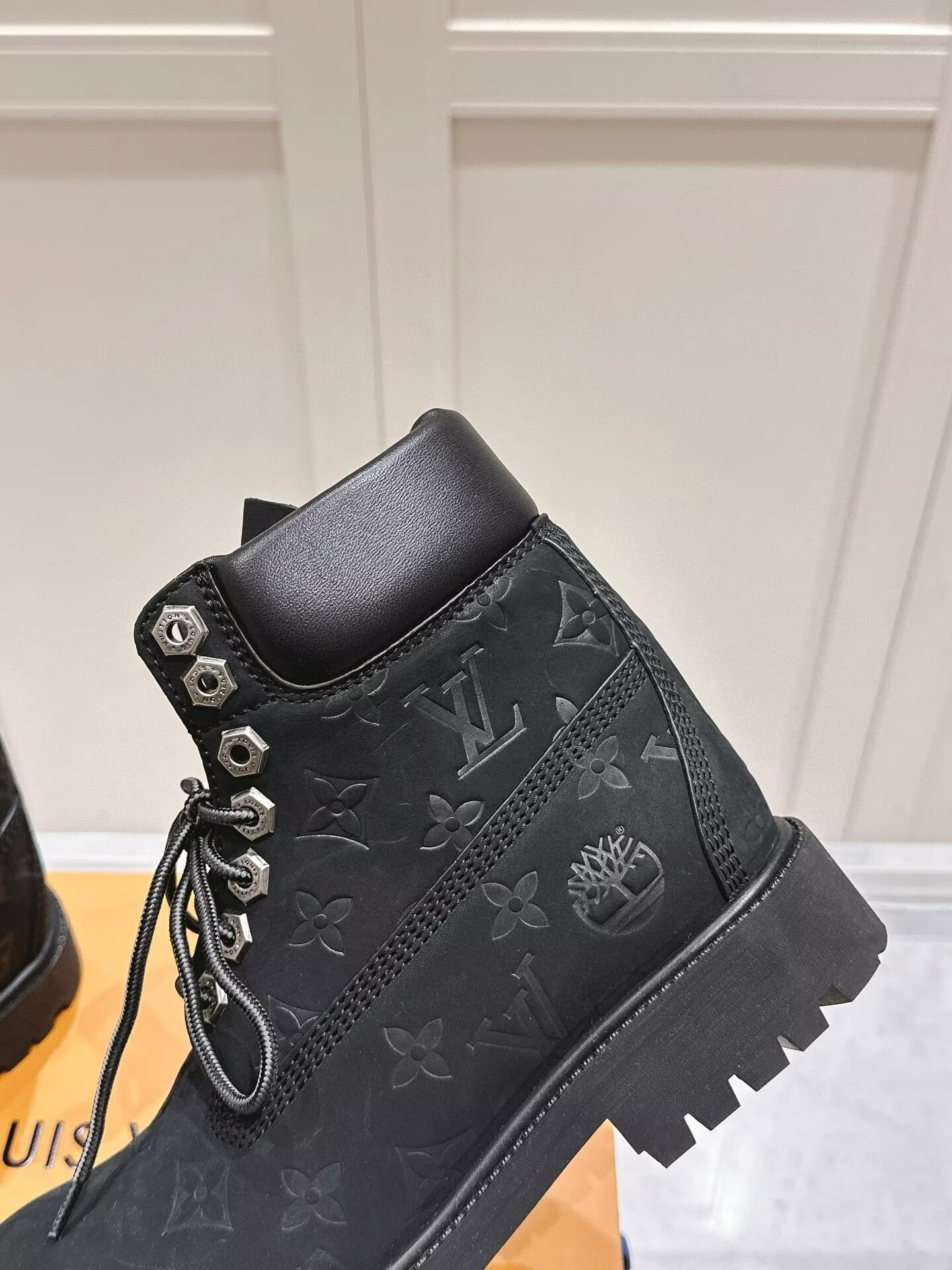 ua lv x Timb**1*nd ankle boots