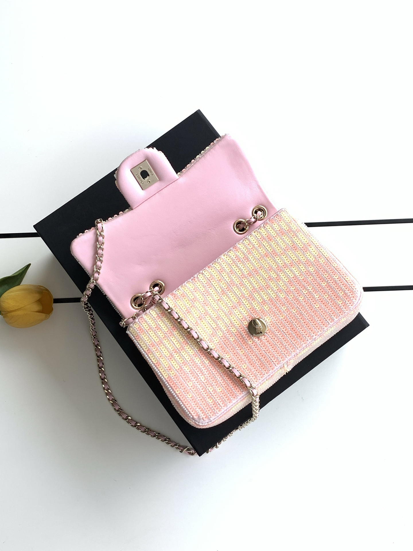 Chanel Flap Bag 21x14x8cm