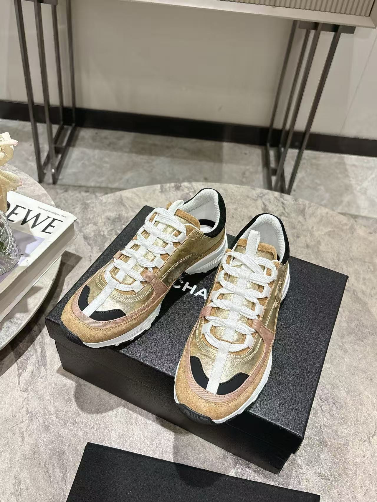 UA Ch**el SNEAKERS