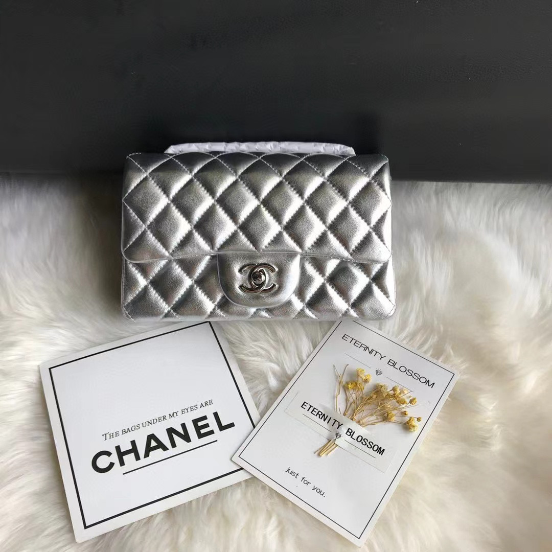 Chanel Flap Bag 20x12x6cm