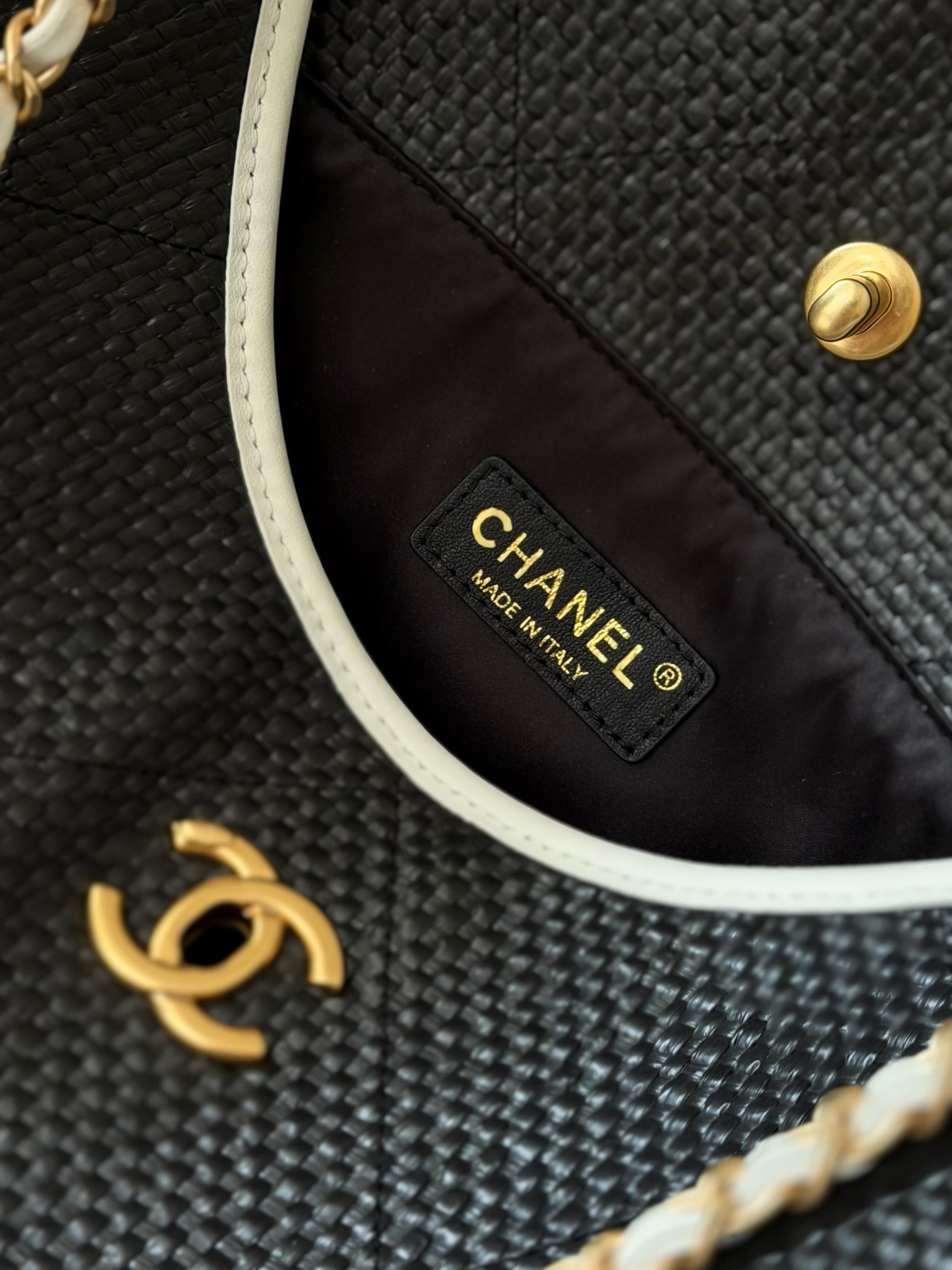 Chanel Maxi Shopping Bag AS5463 36 x 59 x 13cm