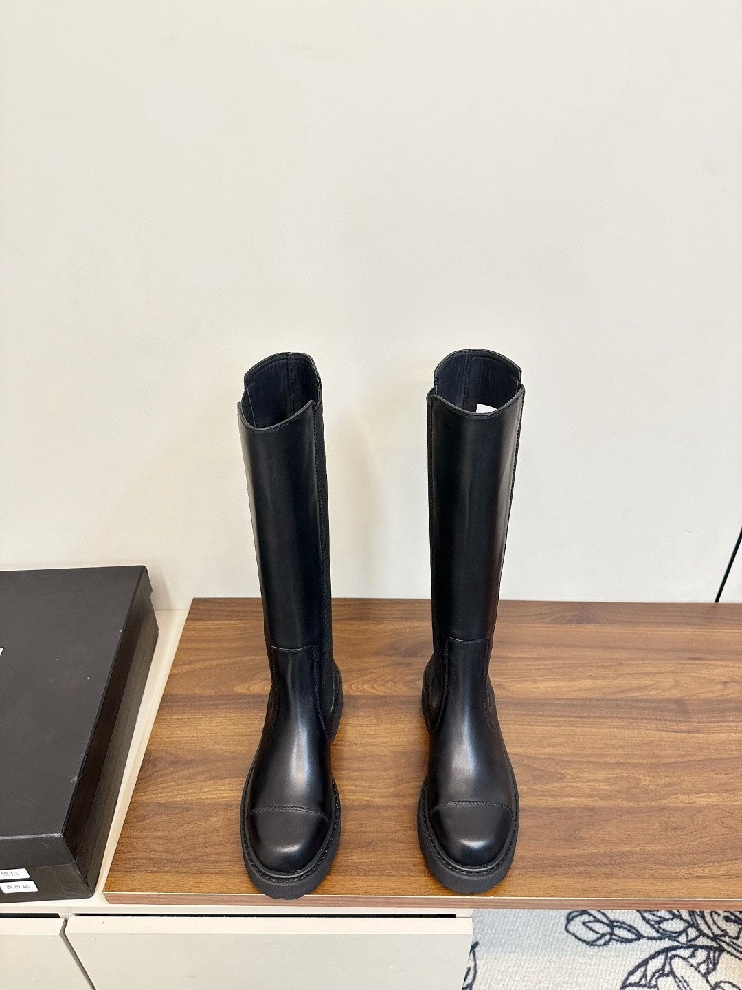 ua Ch**el boots