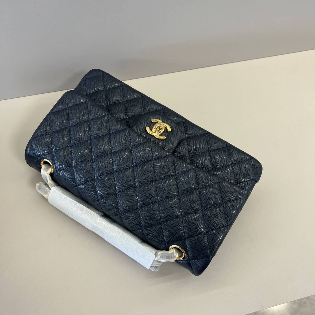 Chanel Classic Flap Bag 15x25.5x6cm