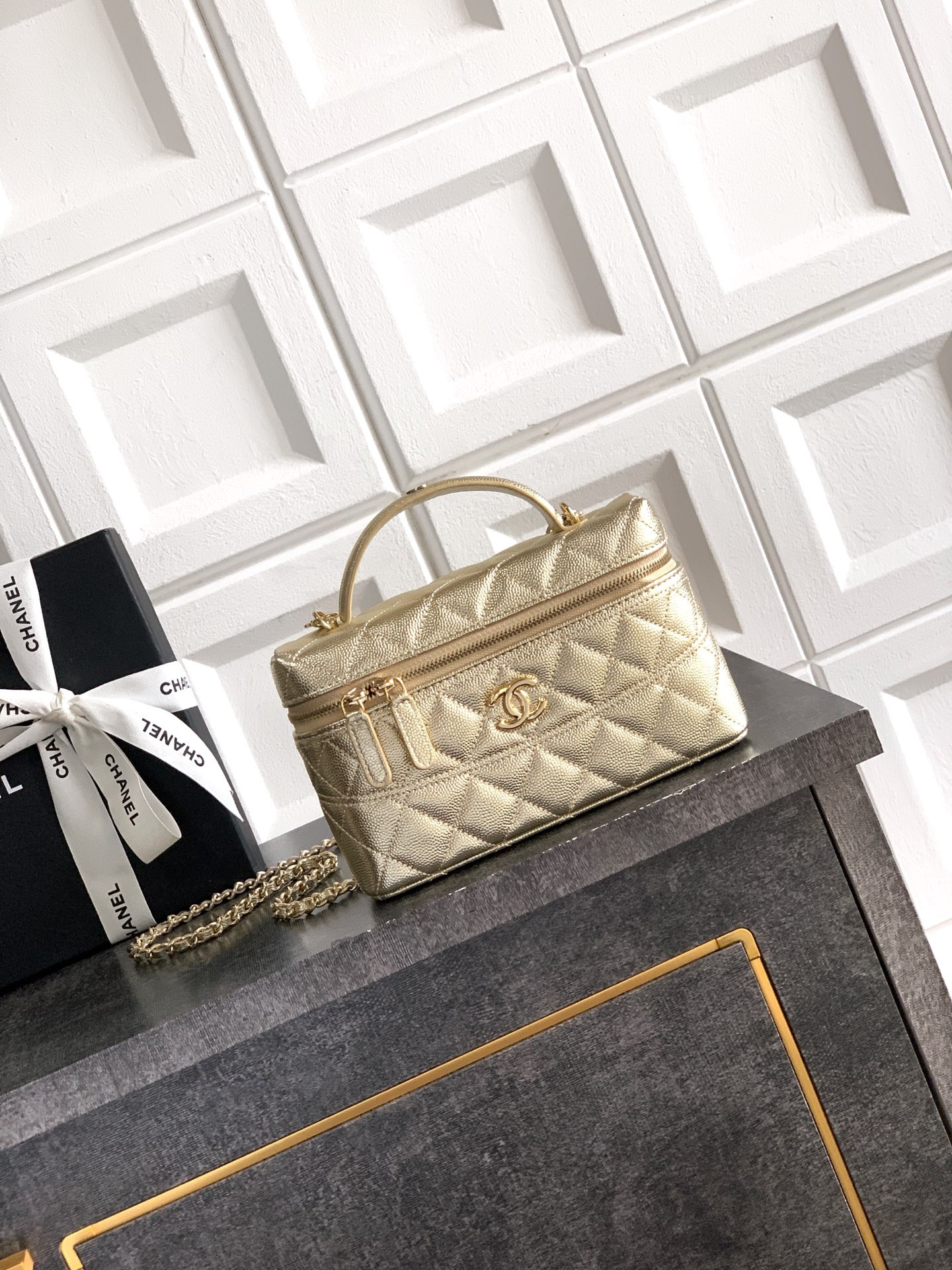 CHANEL LONG VANITY WITH CHAIN 17×19.5×5cm
