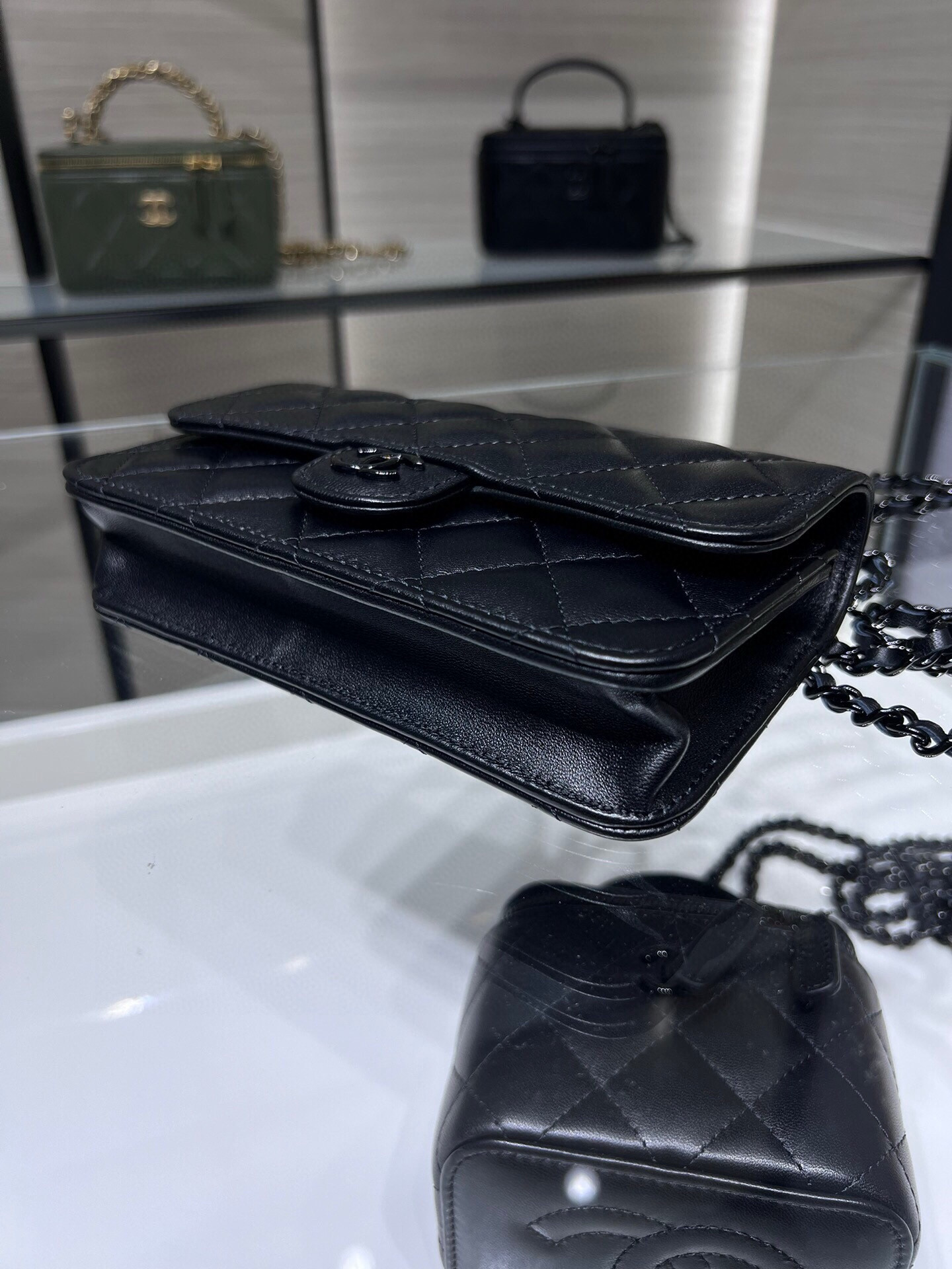 CHANEL Classic Handbag With Top Handle 17x9x3cm