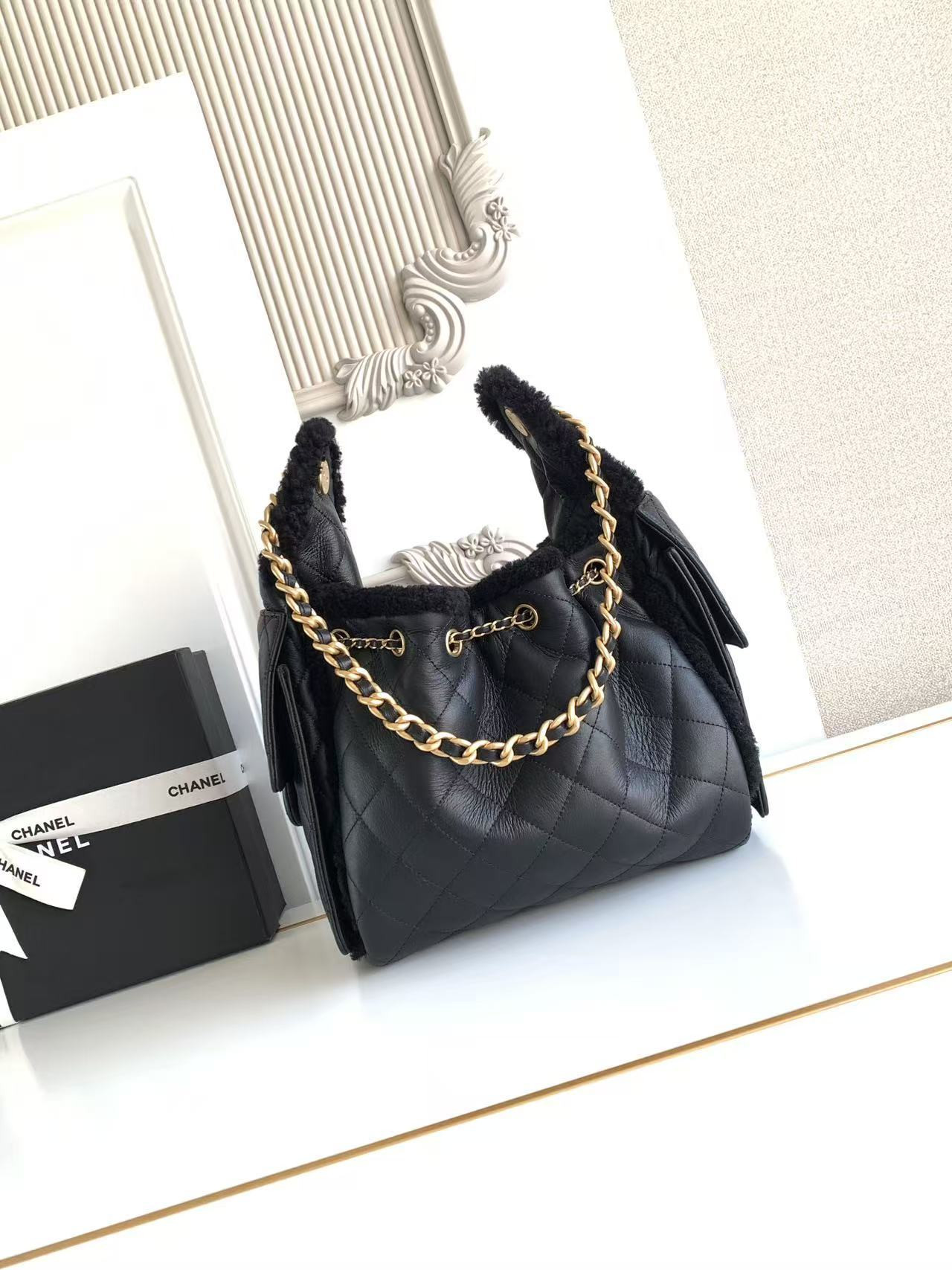 CHANEL 25C Bucket BAG 30x26x14cm