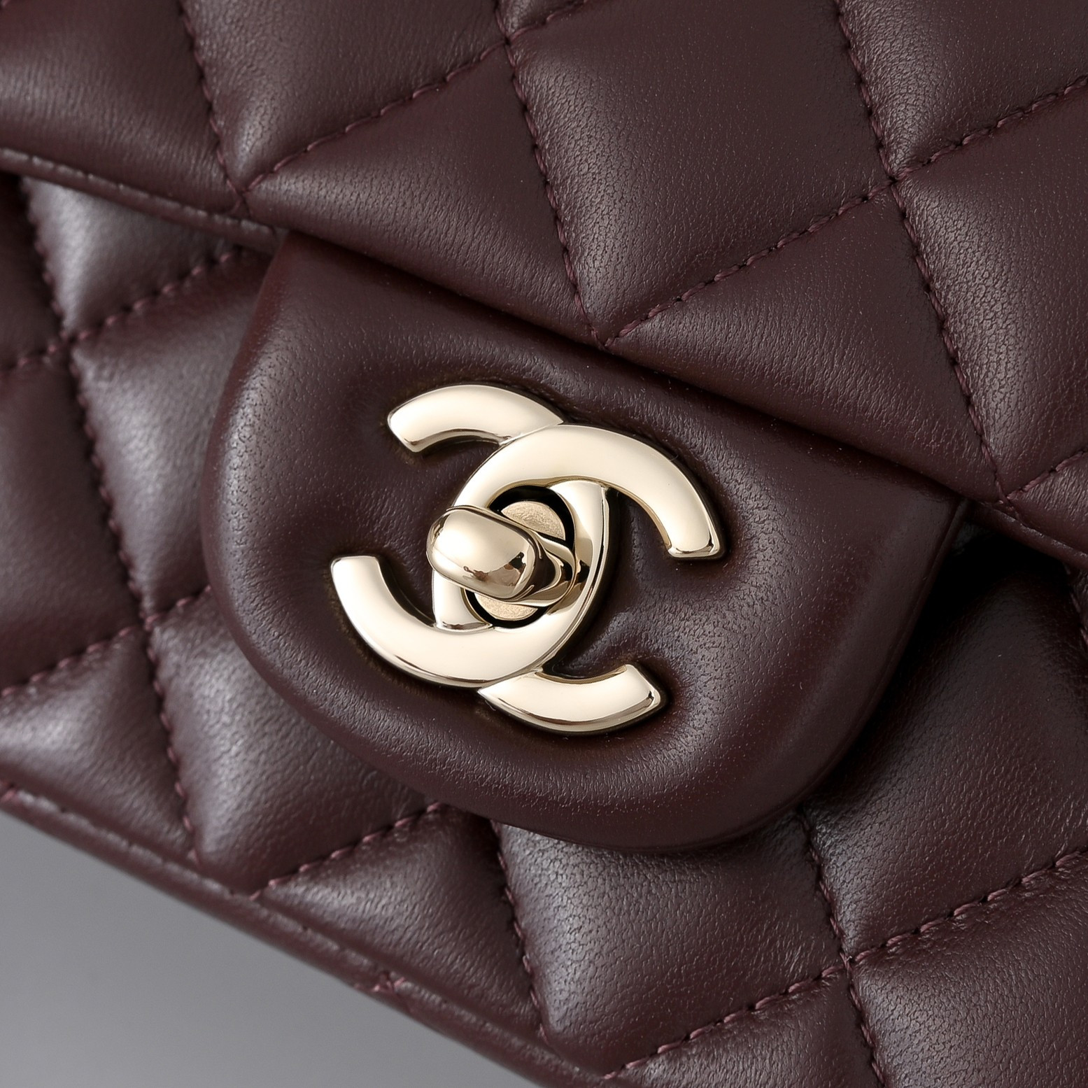 Chanel Mini Flap Bag 20x12x6.5cm