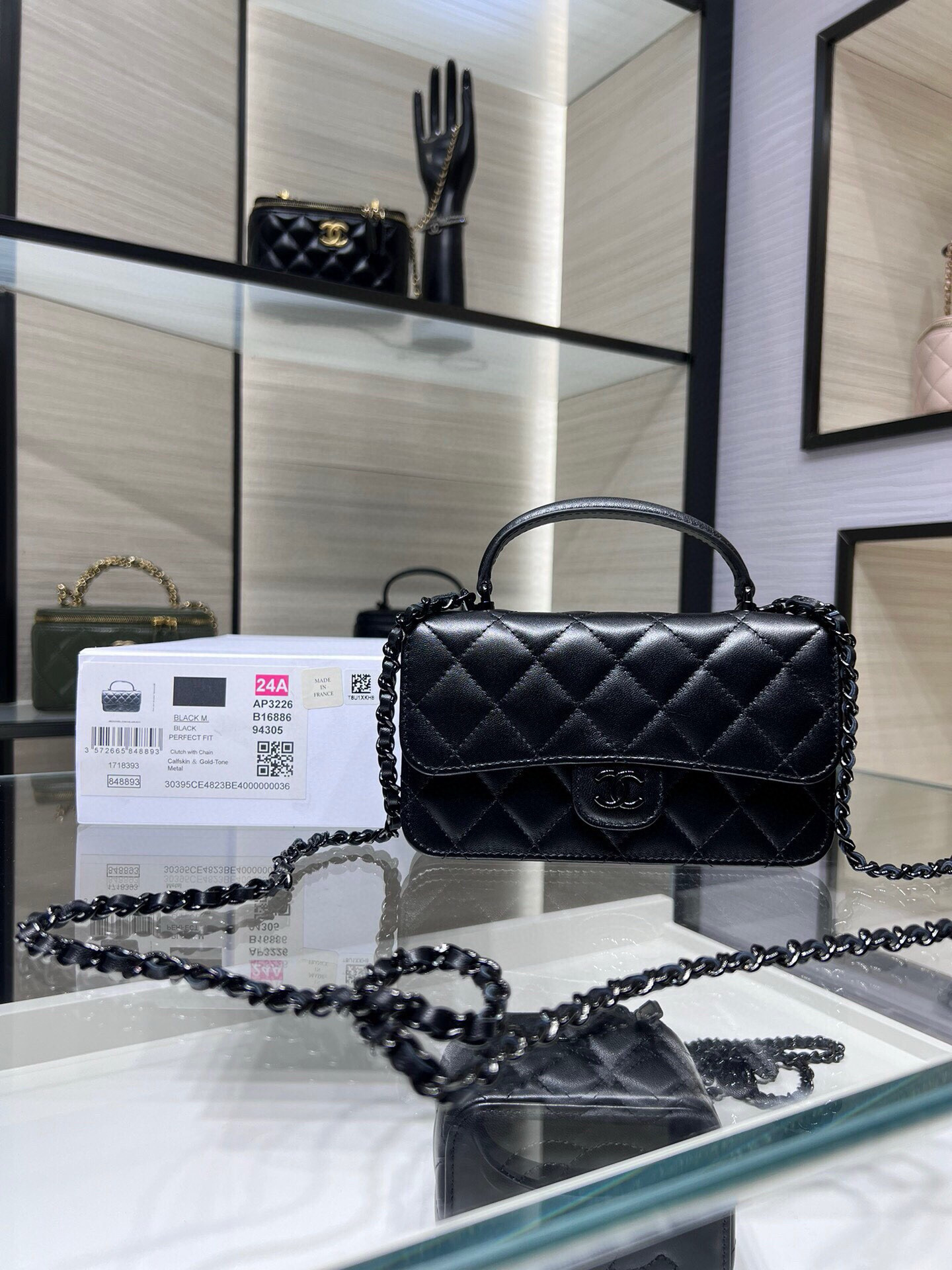CHANEL Classic Handbag With Top Handle 17x9x3cm