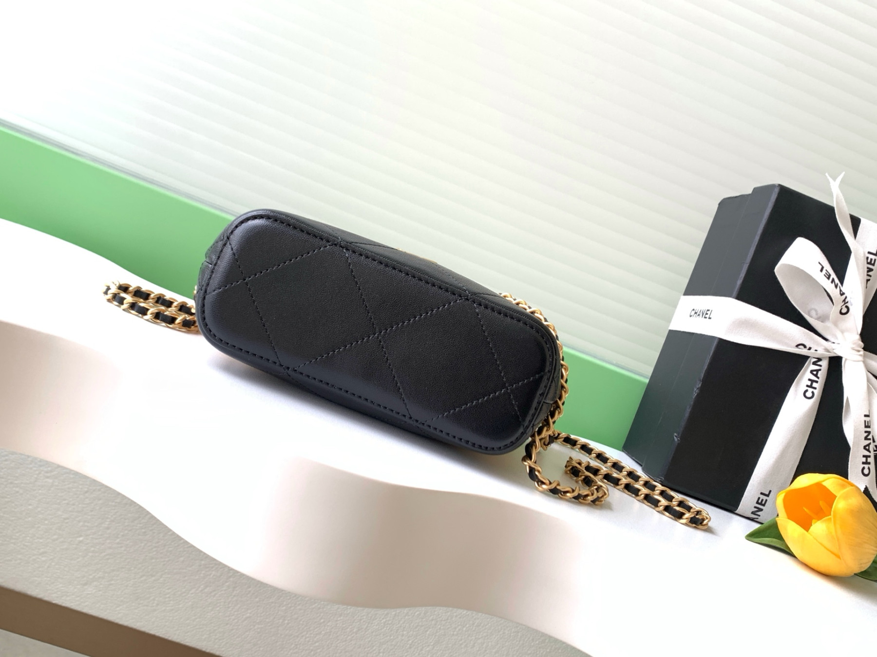 Chanel Clutch with chain AP5187 21x19x7cm