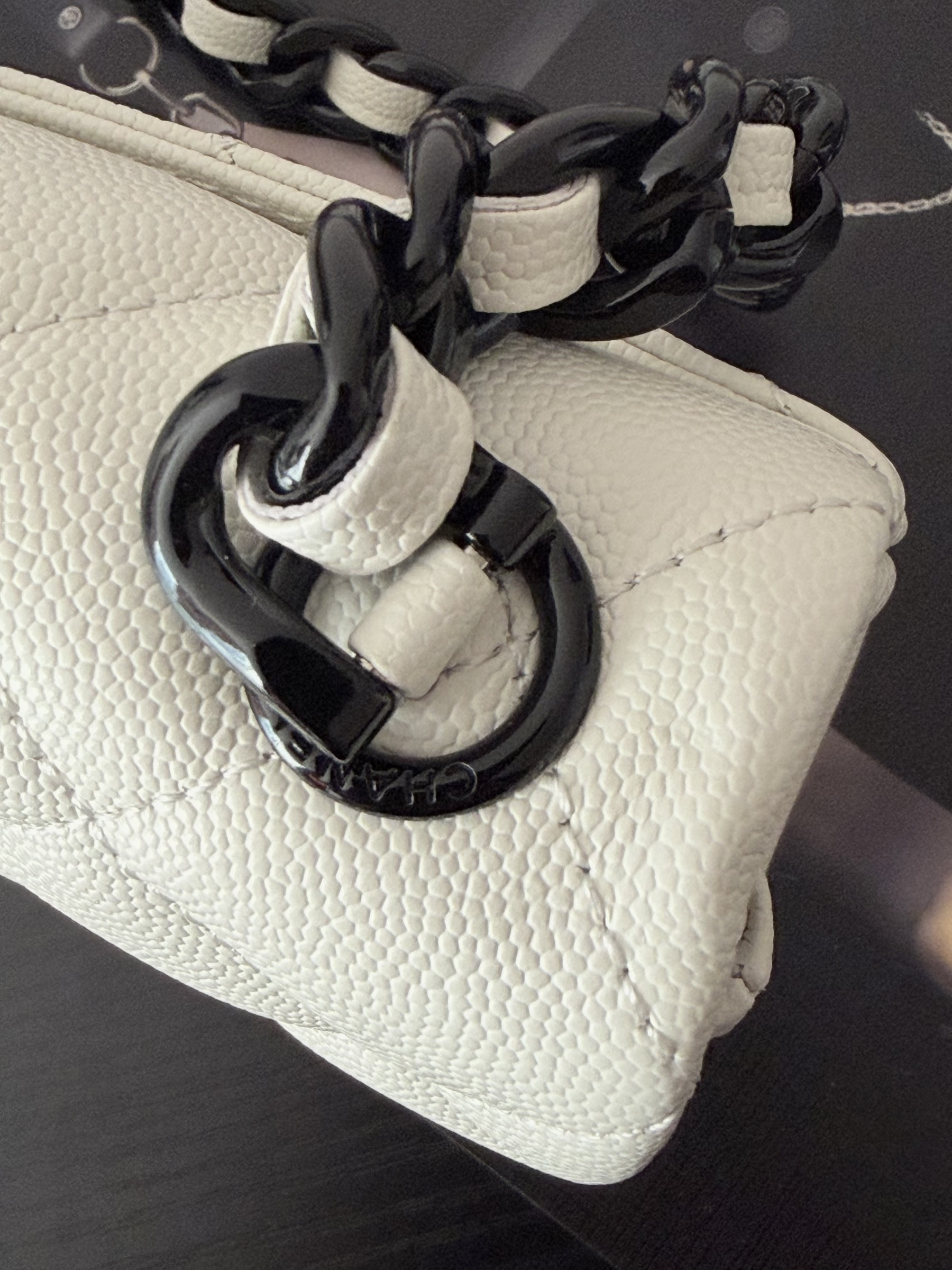 Chanel Flap Bag AS2302 20x12.5x6cm